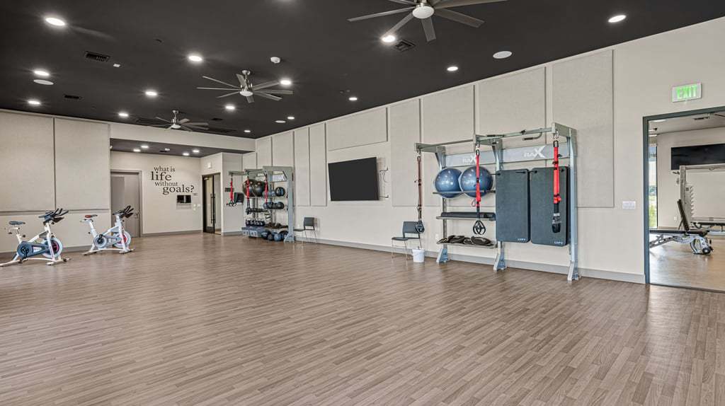 7-custom-Ovation Clubhouse-7