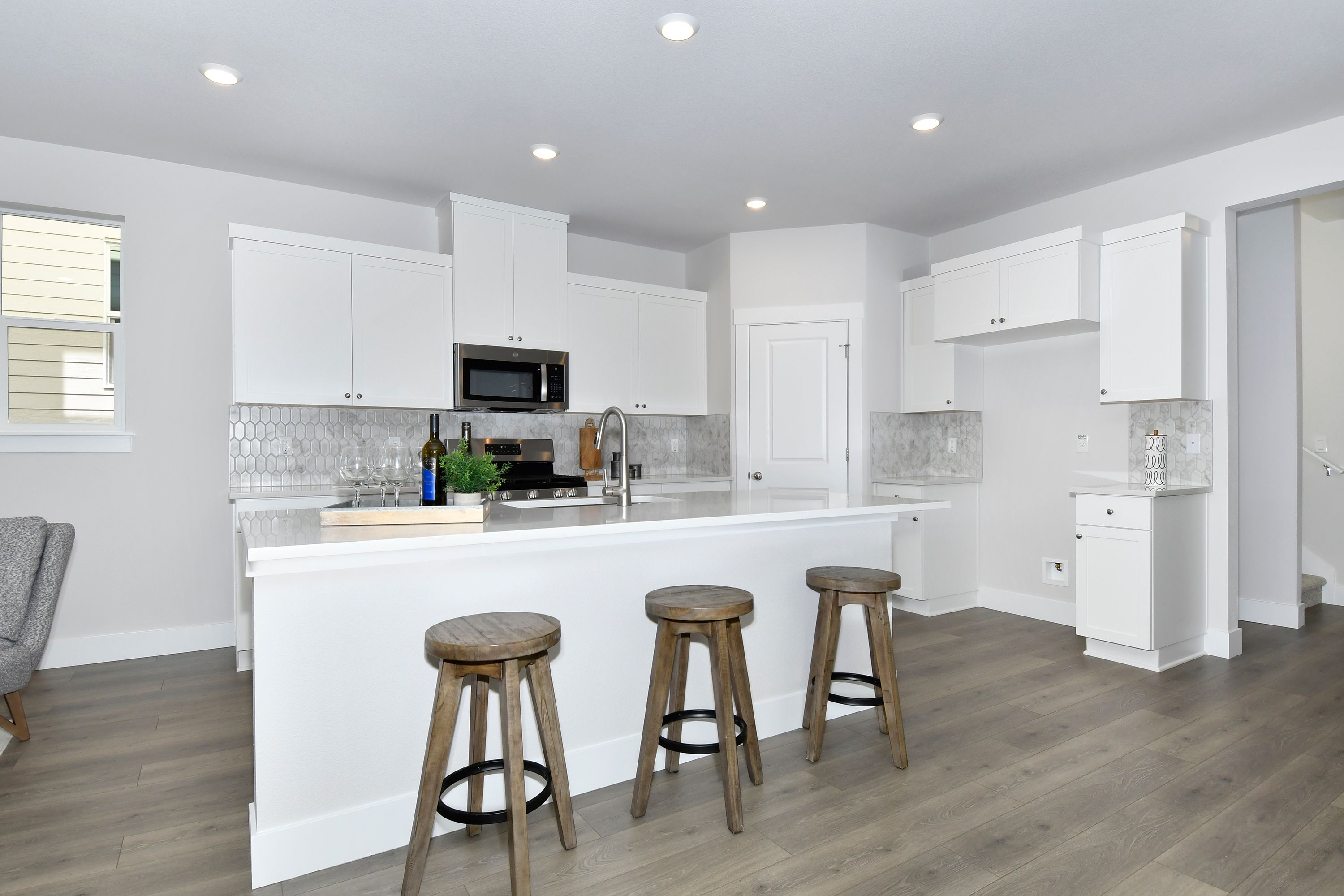 BCTH-7895 NW Eleanor Avenue-19