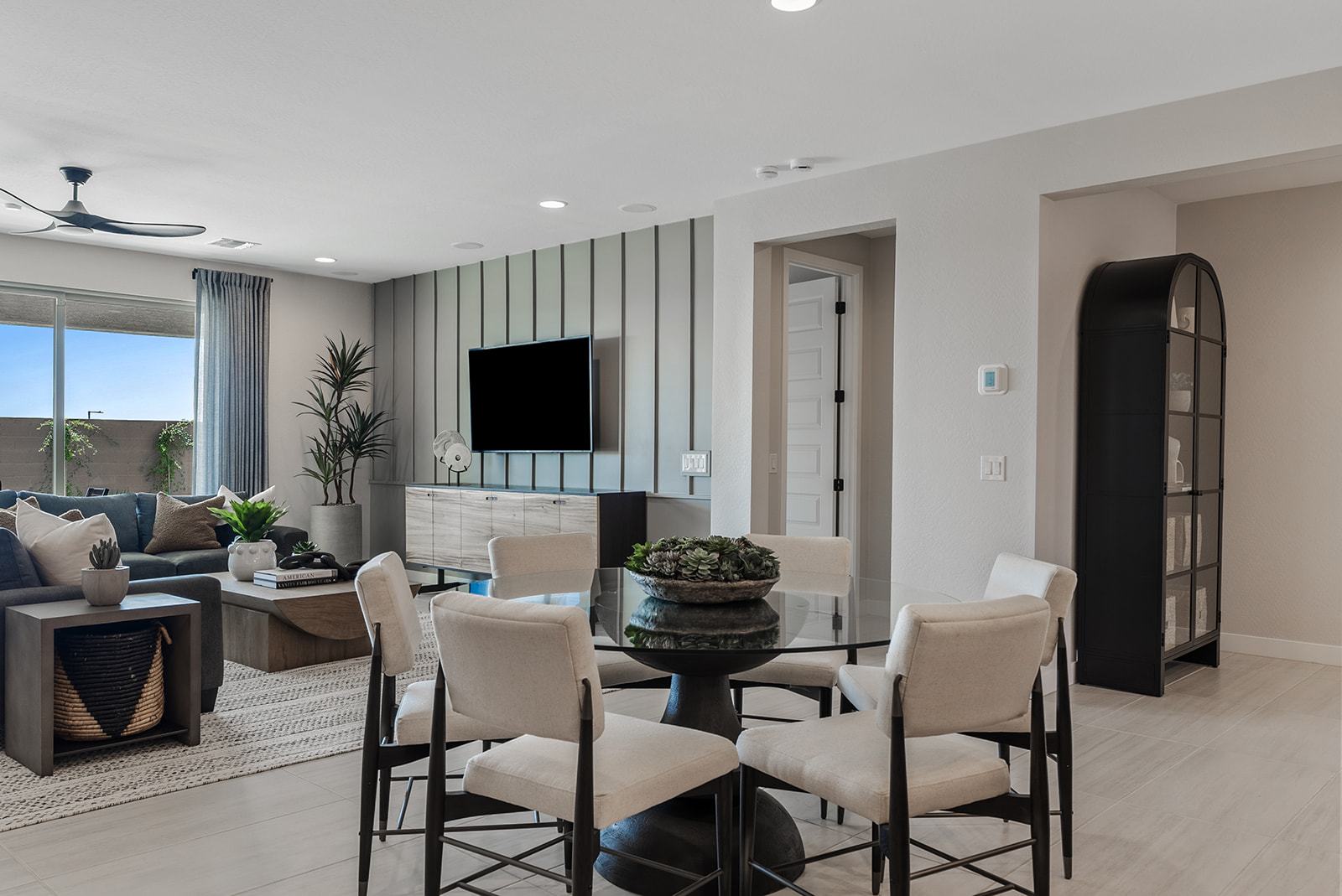 Asante Journey Overland Model_Dining and...