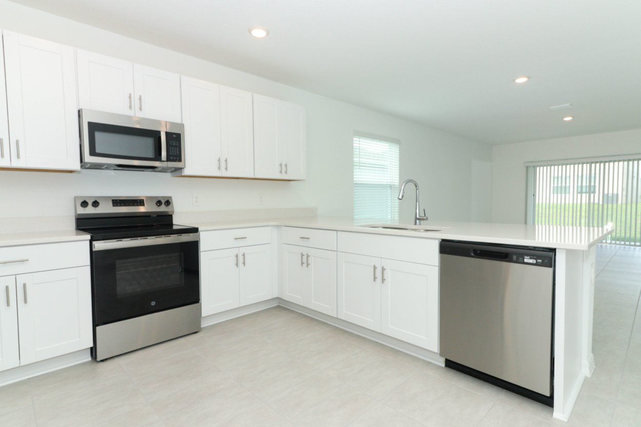 009-Kitchen_Alt_View