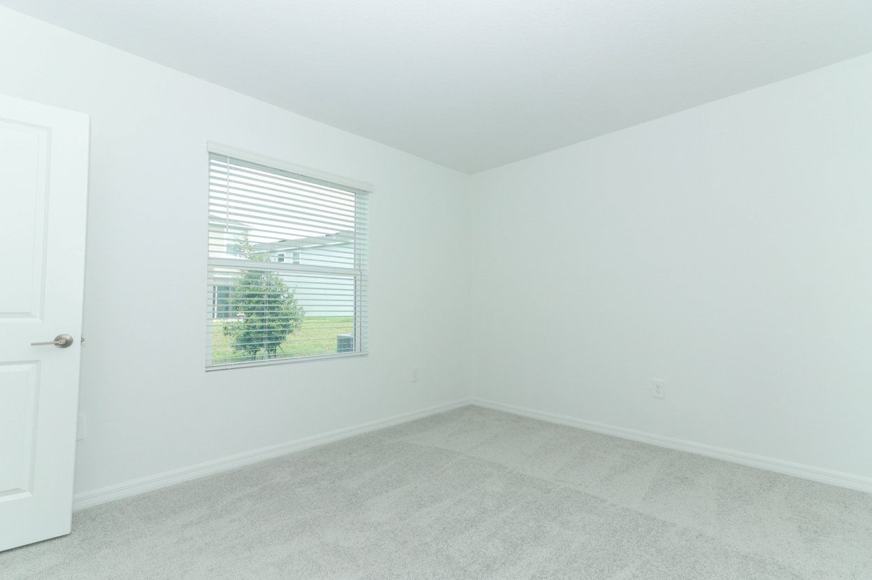 016-Master_Bedroom_Alt_View