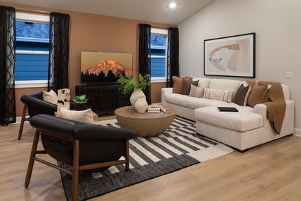 Ovation at Oak Tree Cedar II Great Room