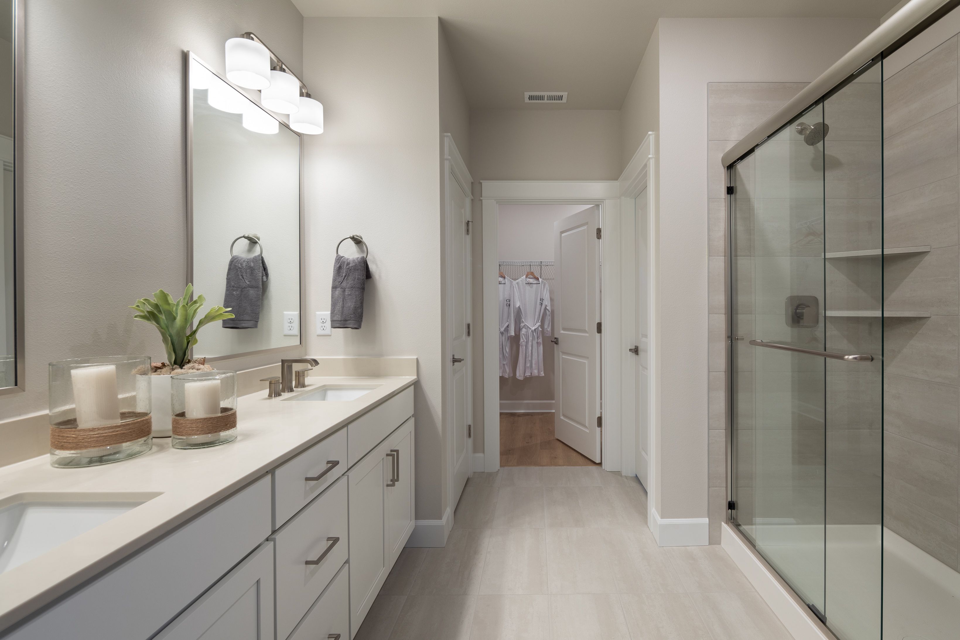 Ovation at Oak Tree Cedar II Primary Bathroom