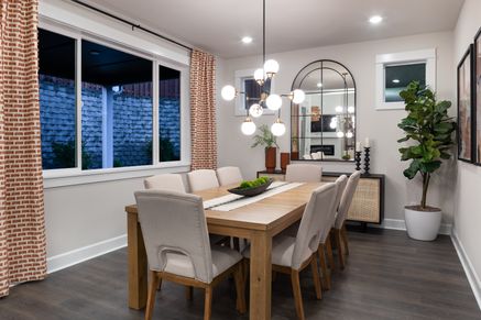 Ovation at Oak Tree Sequoia II Dining Room