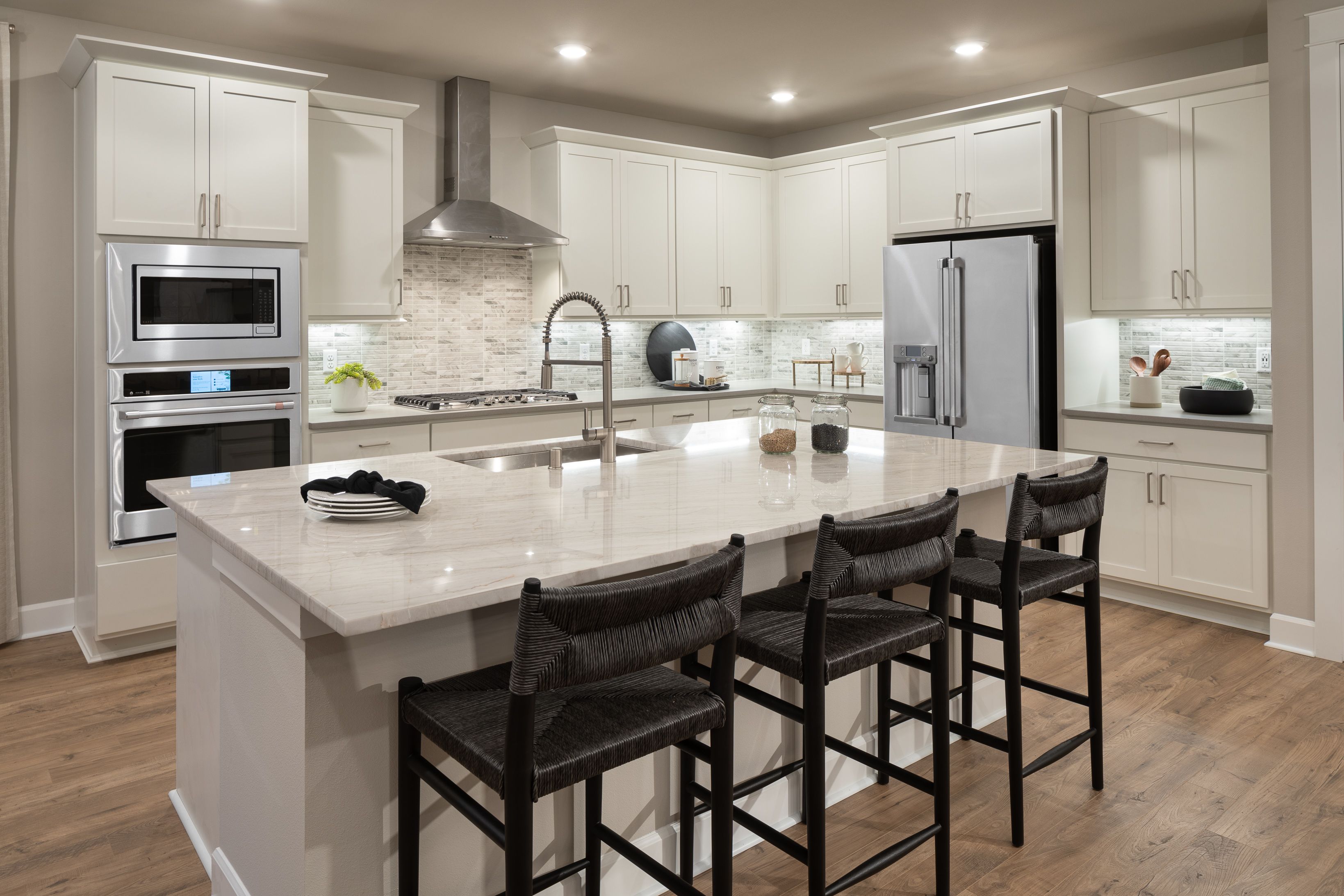 Ovation at Oak Tree Walnut II Kitchen