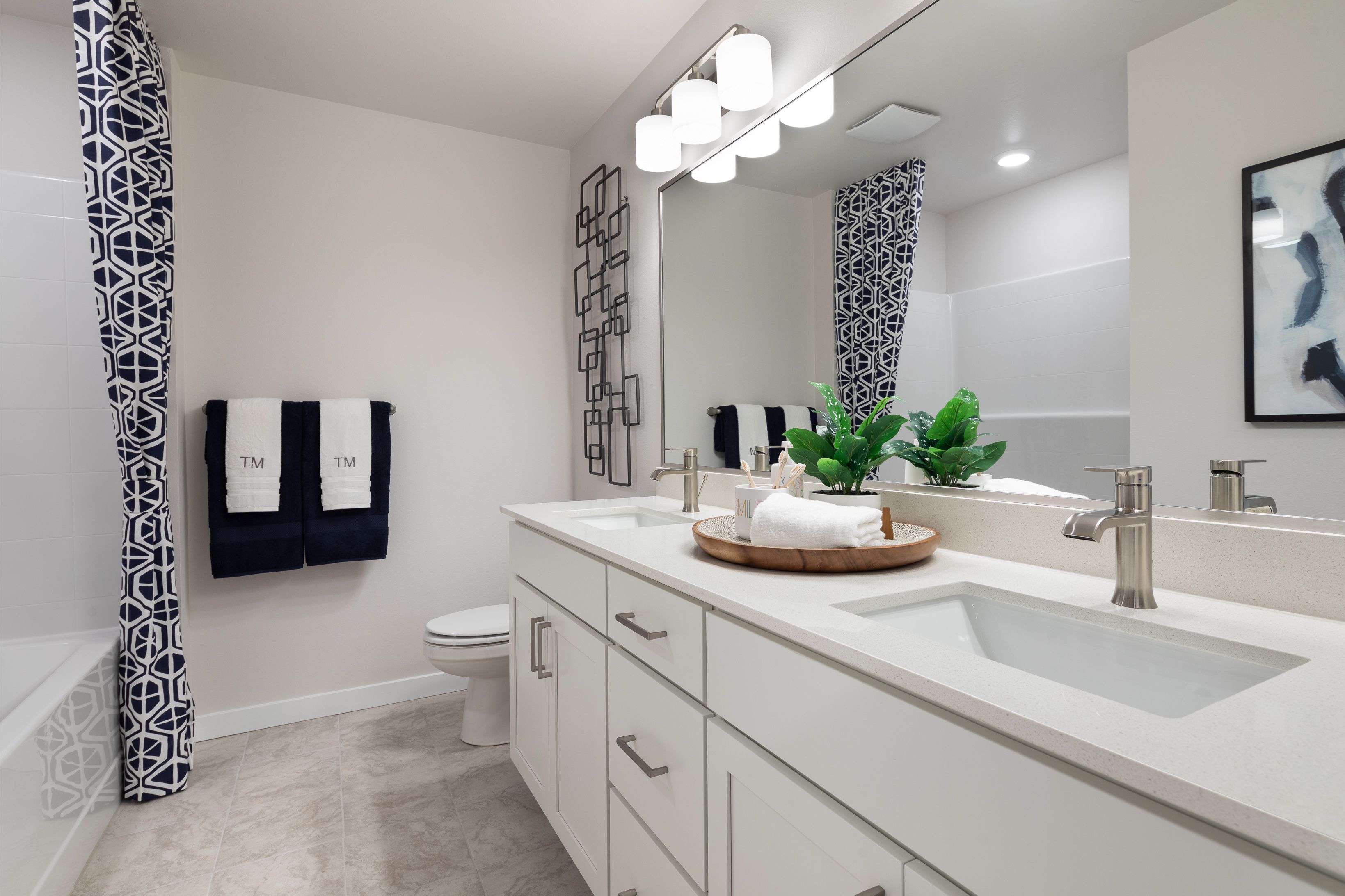 Senderos A22 Guest Bathroom