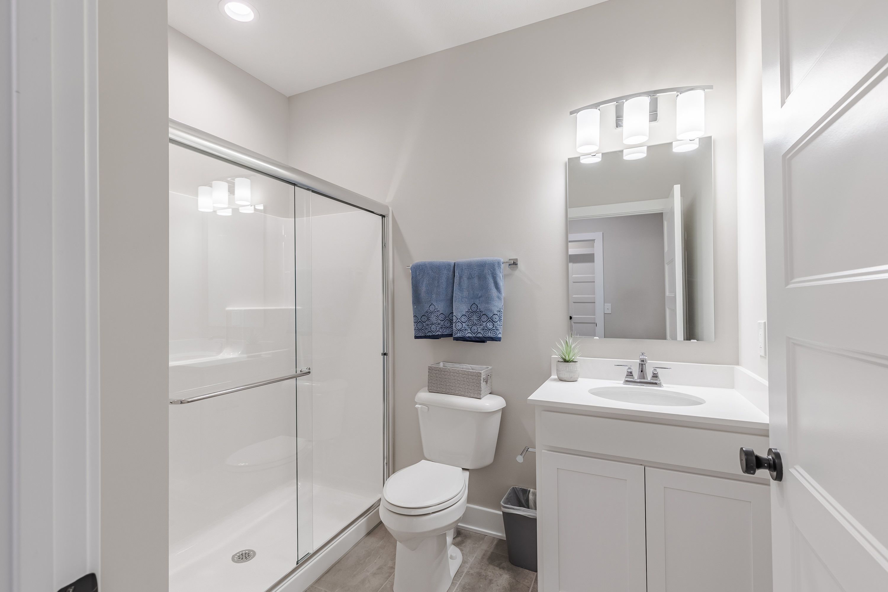 25 Guest Bathroom