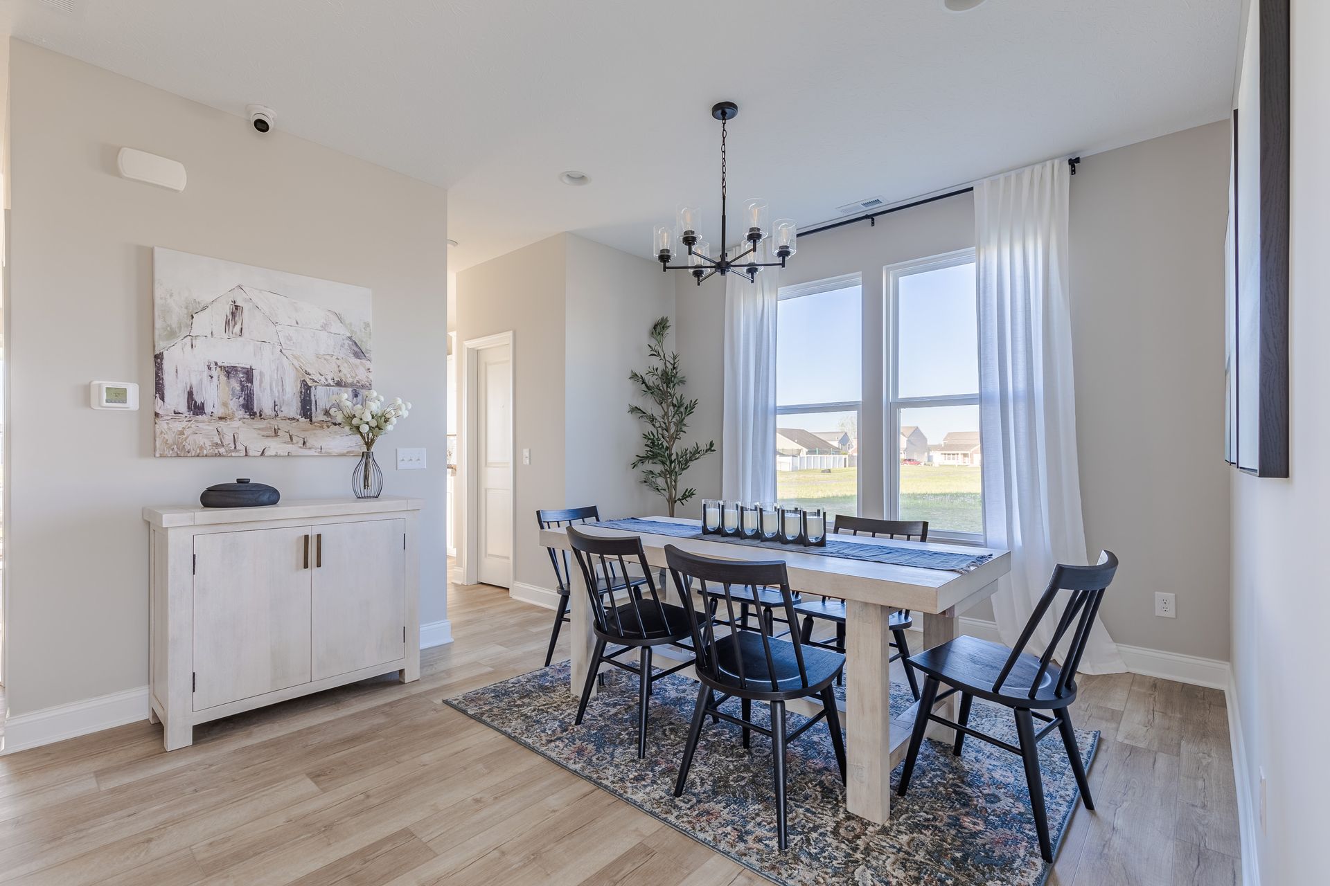 04 Dining Area