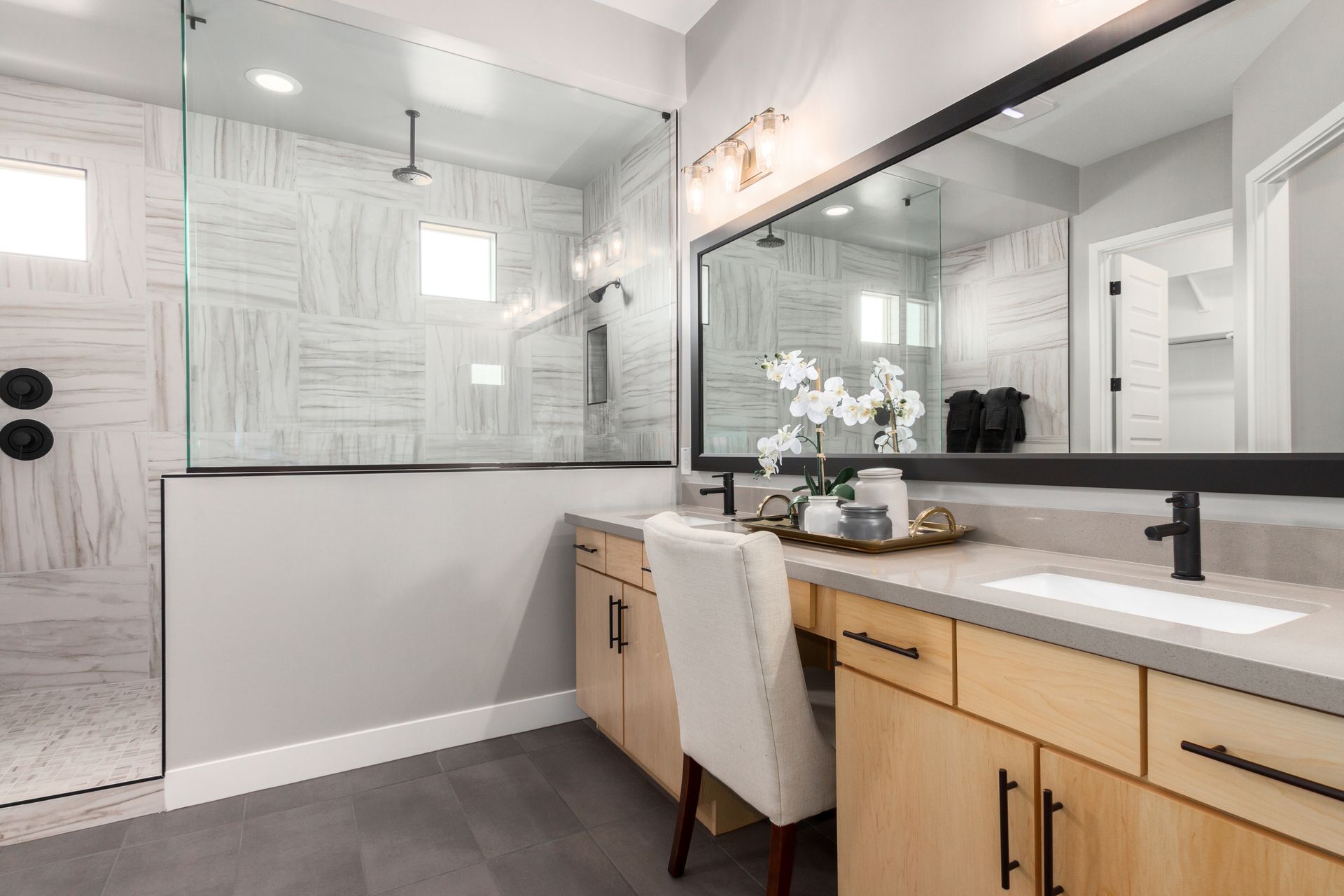 Owners Bathroom15