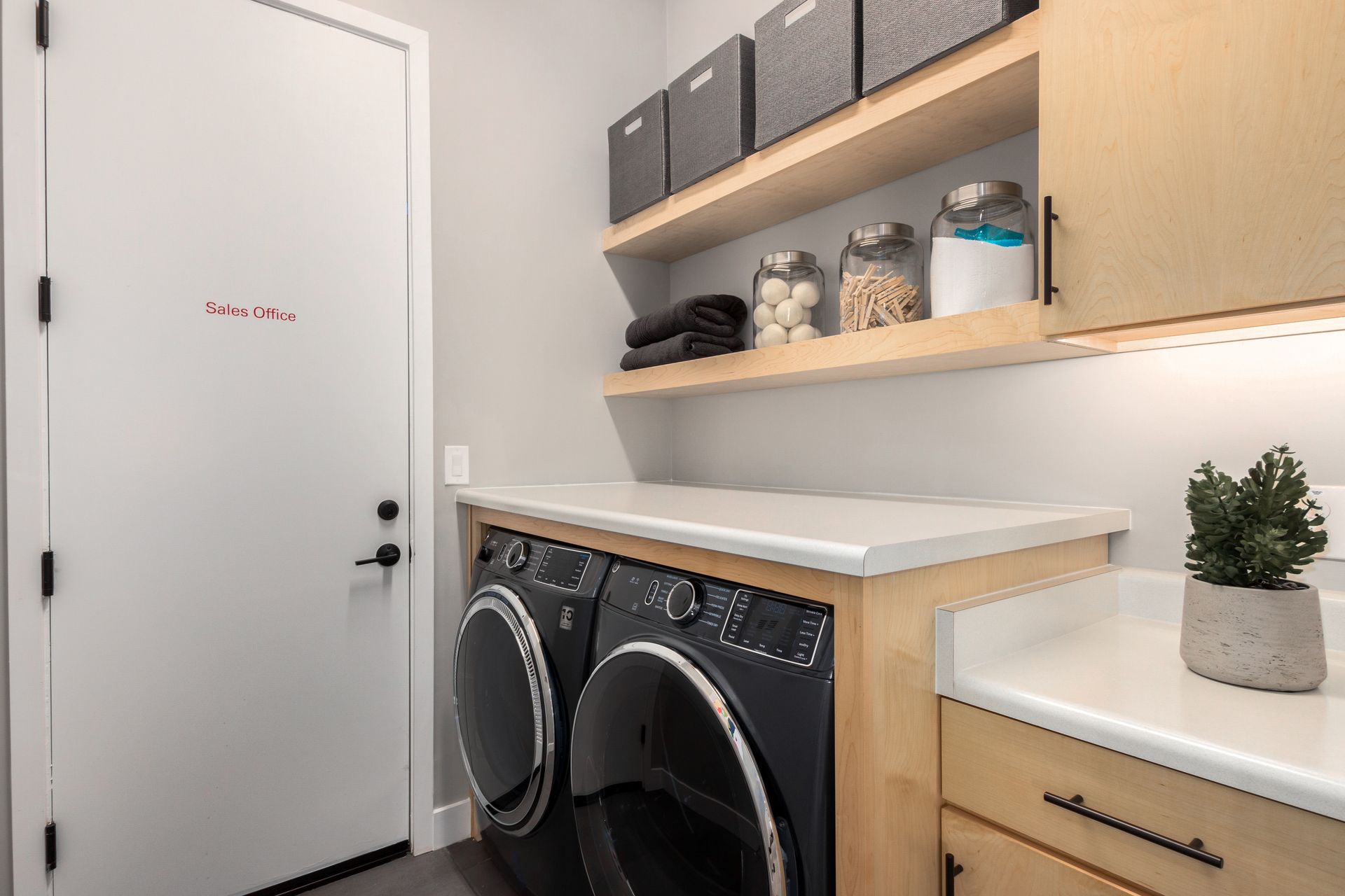 Laundry Room26