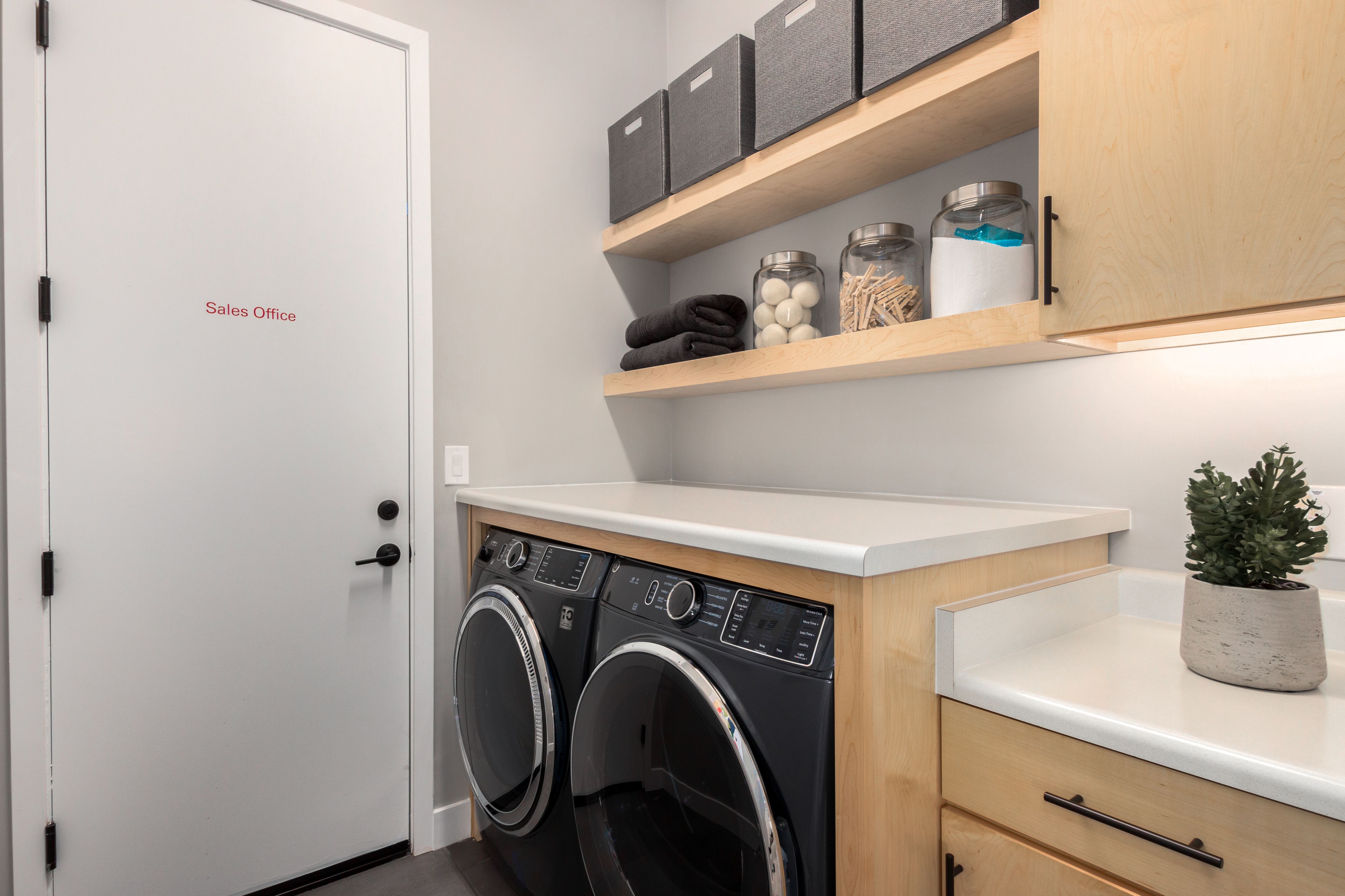 Laundry Room26