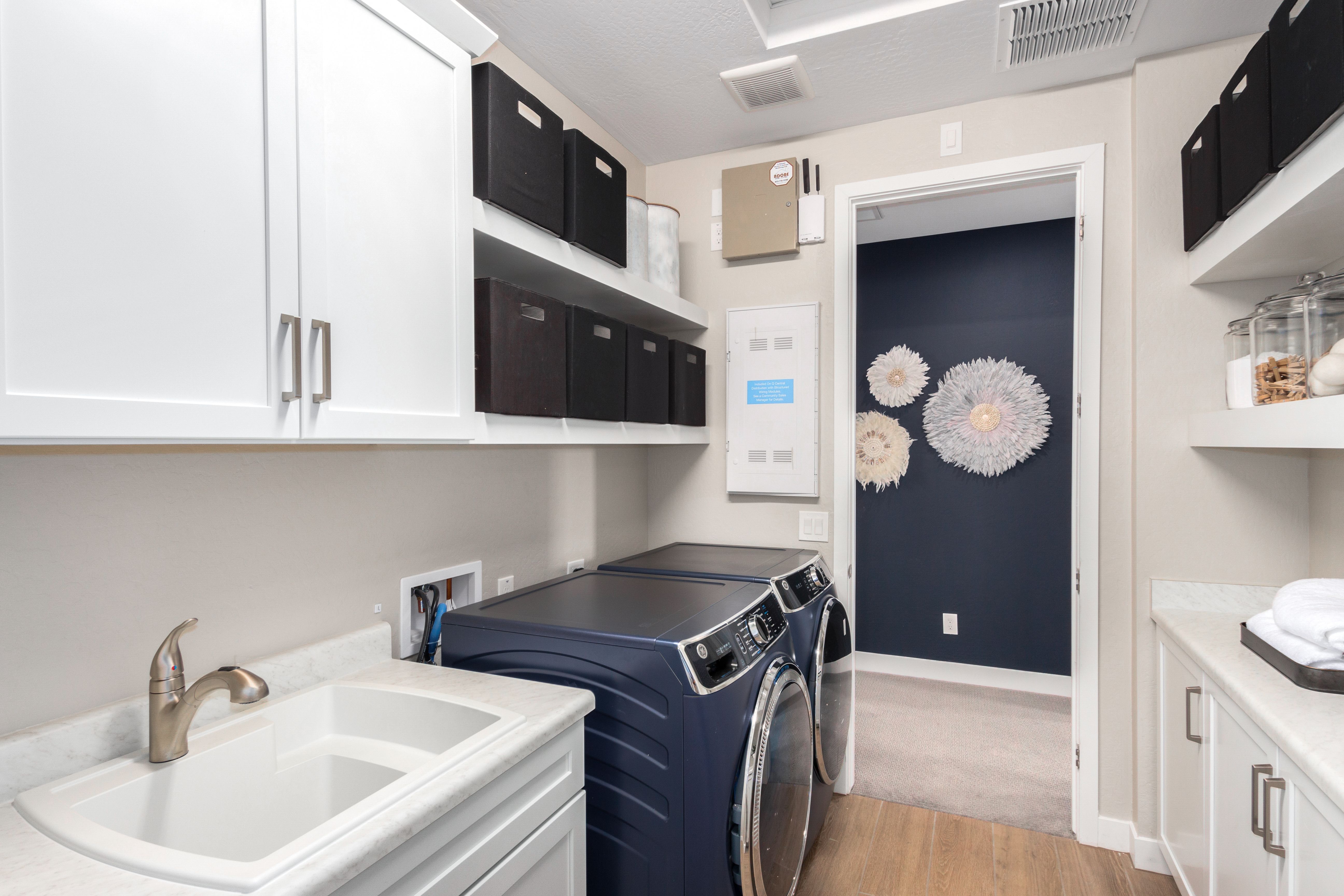 Laundry Room25