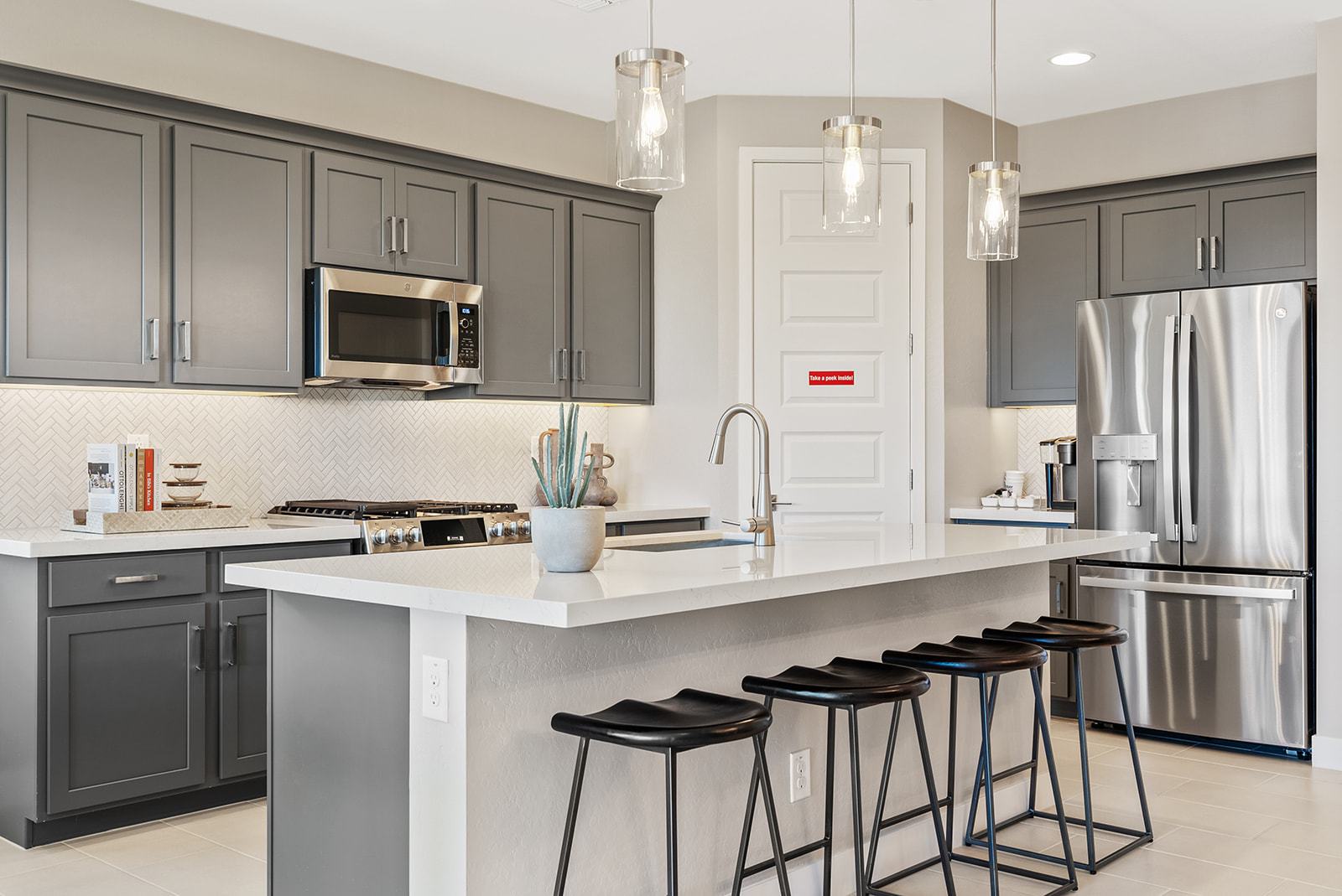 Asante DiscoveryOnyx ModelKitchen 2