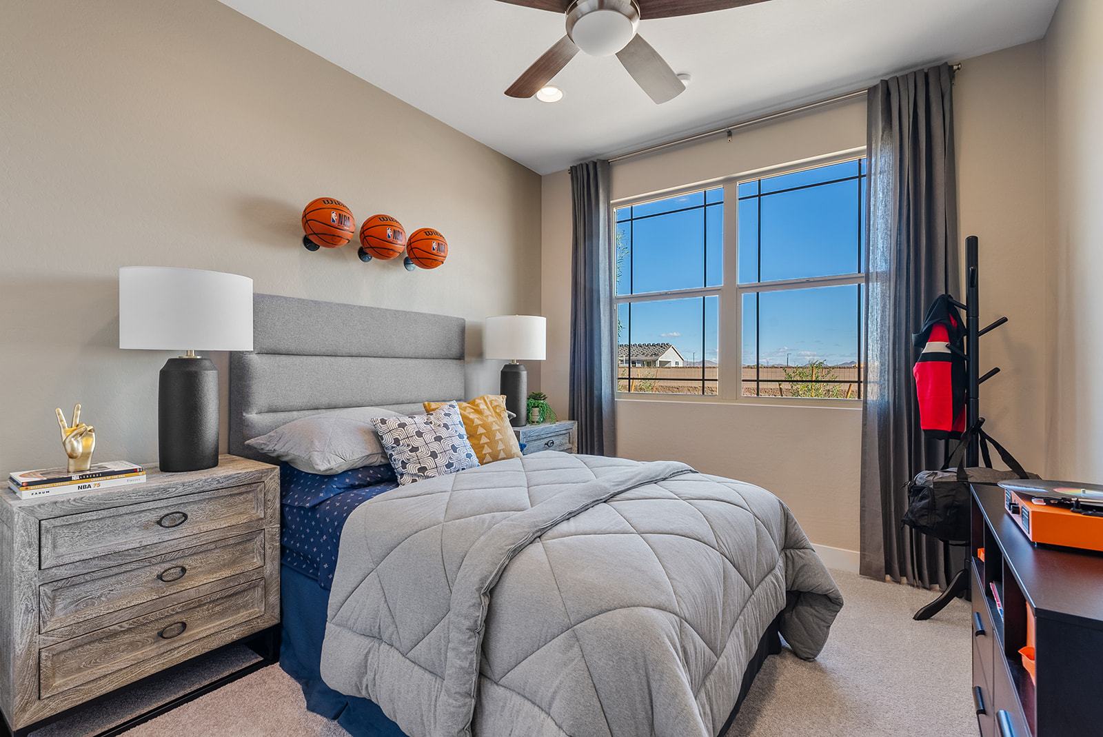 Asante Discovery_Onyx Model_Bed 3