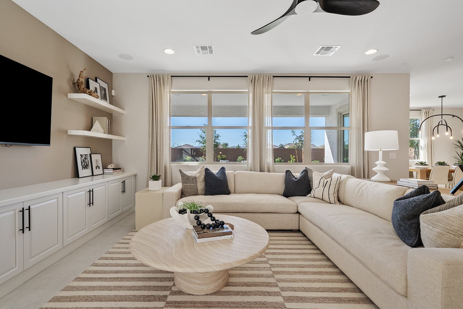 Asante Discovery SiennaGreat Room 2