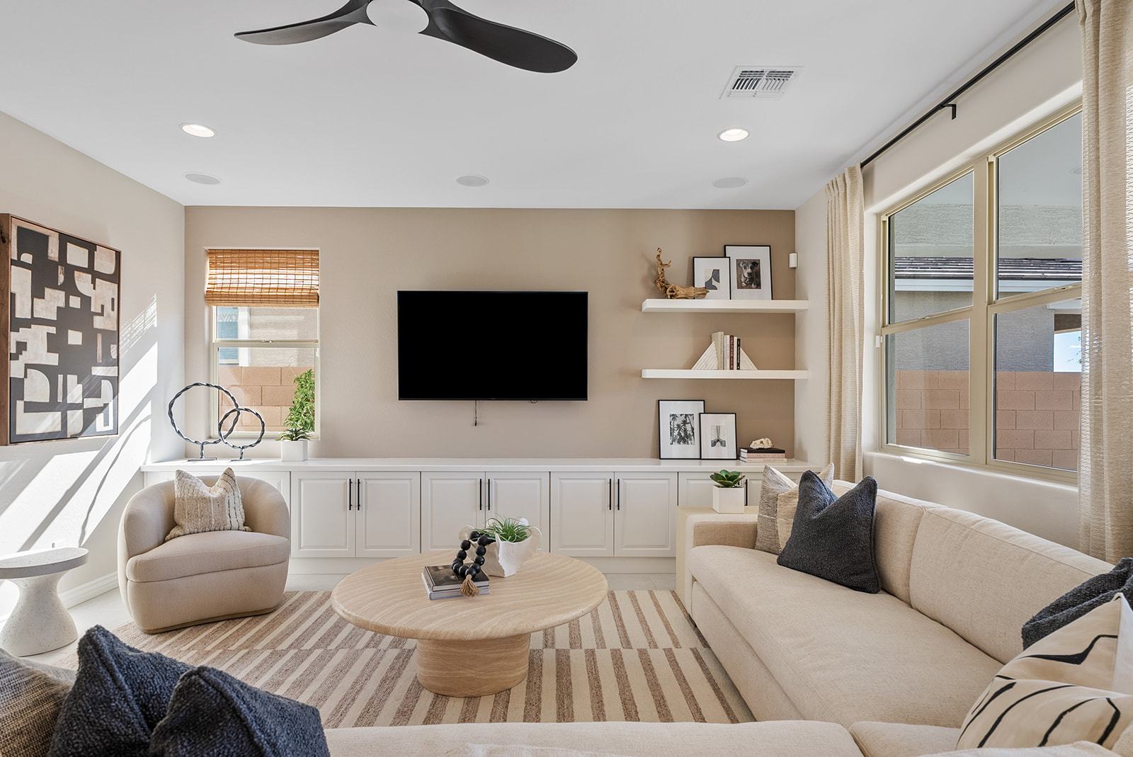 Asante Discovery SiennaGreat Room 3