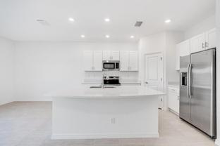 Jasmine - The Townhomes at Azario Lakewood Ranch: Lakewood Ranch, Florida - Taylor Morrison
