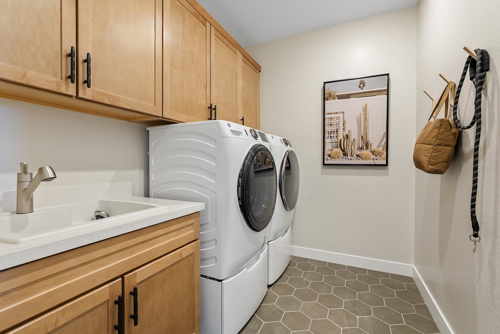 Asante Encore Regal_Laundy