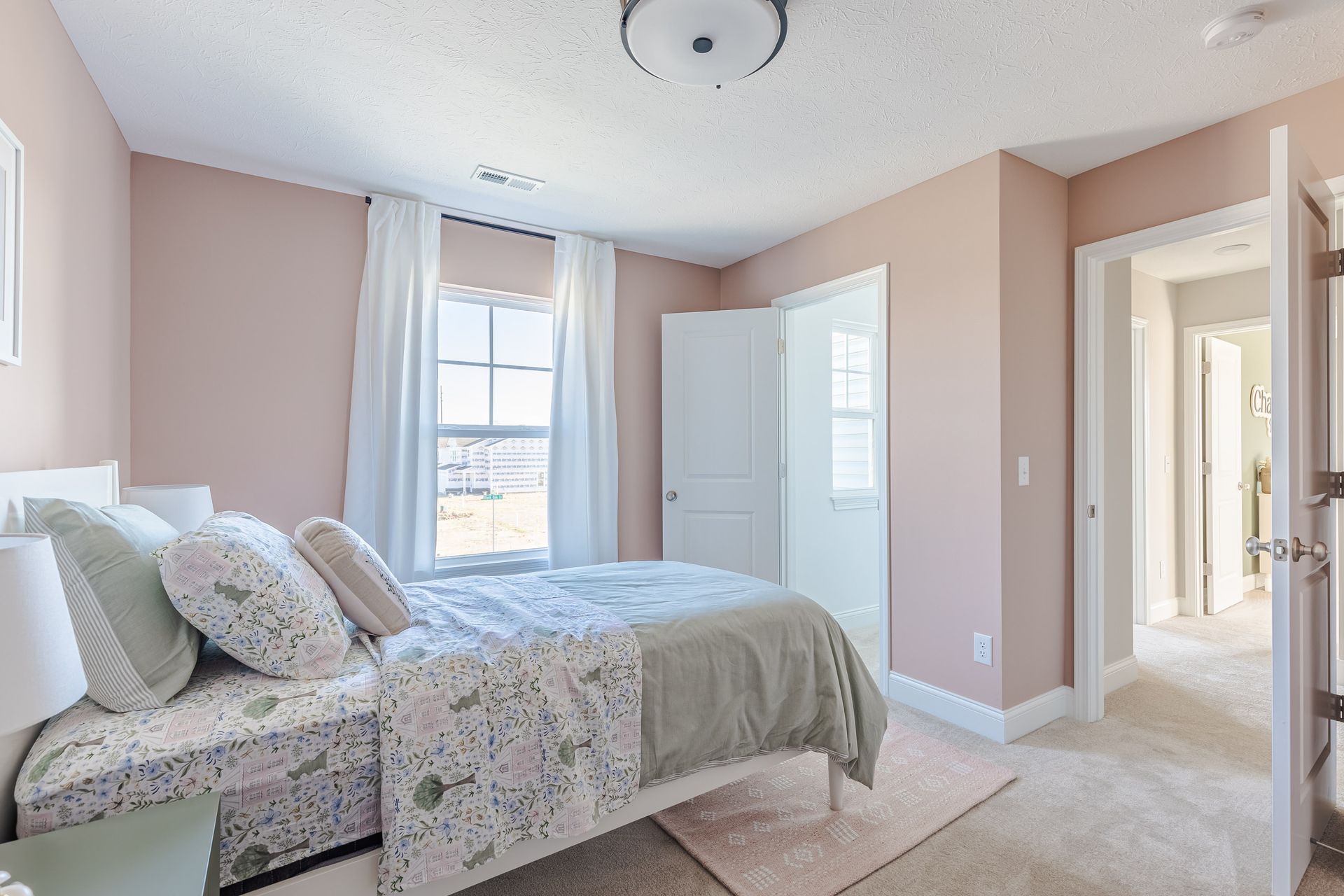 34 Bedroom