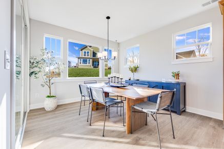 12 Dining Area