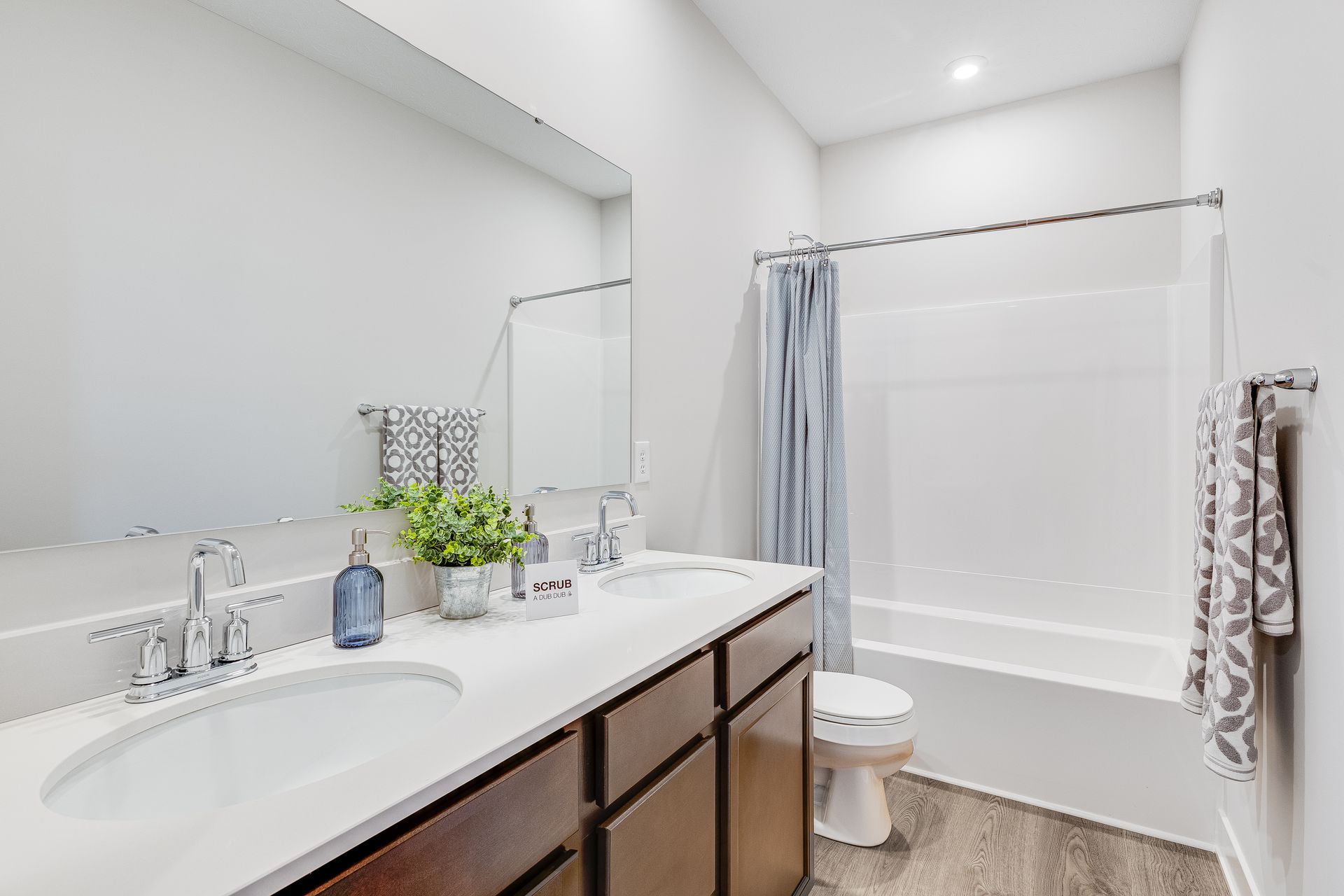 28 Hallway Bathroom