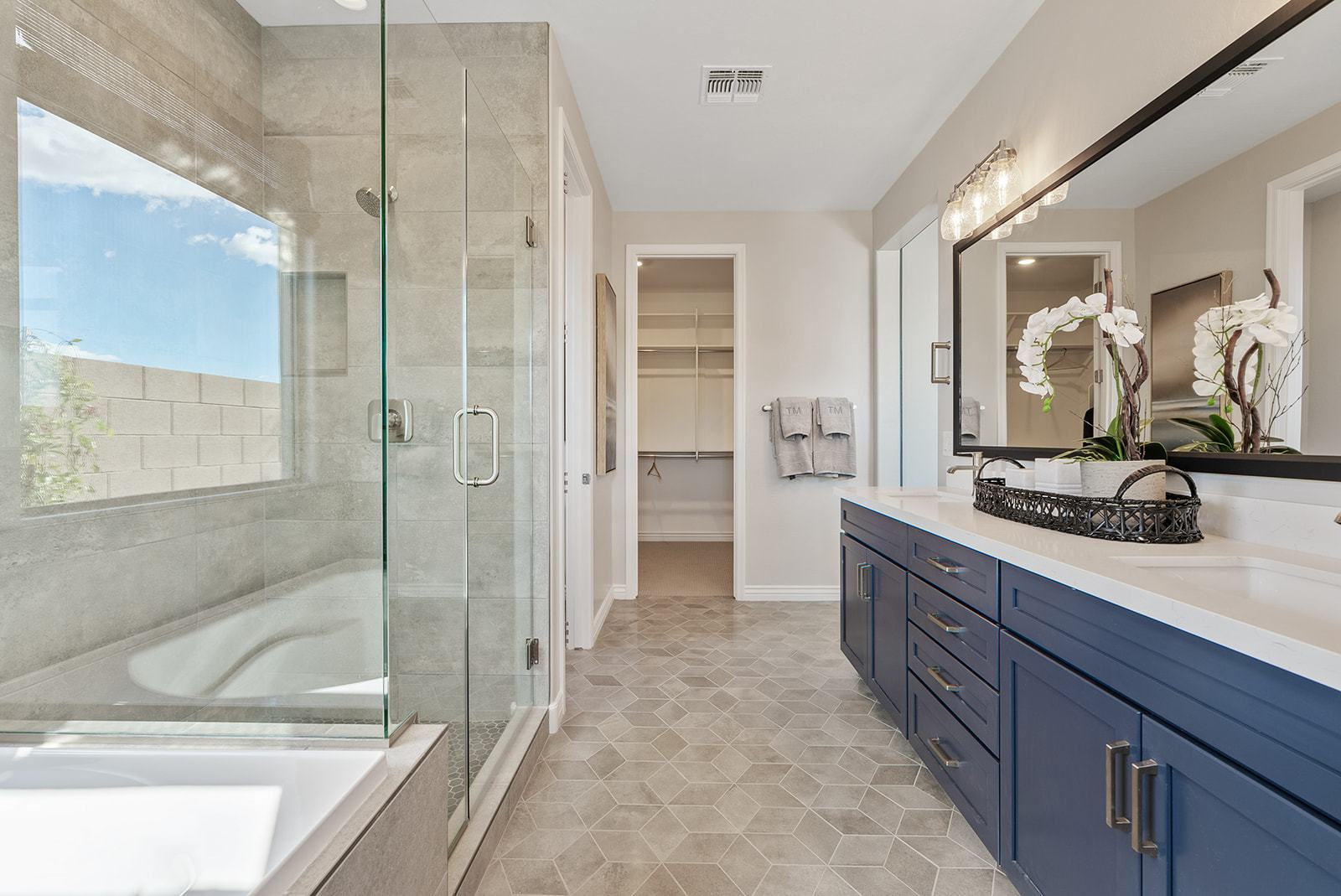 Asante Passage EvergladePrimary Suite Bath 1