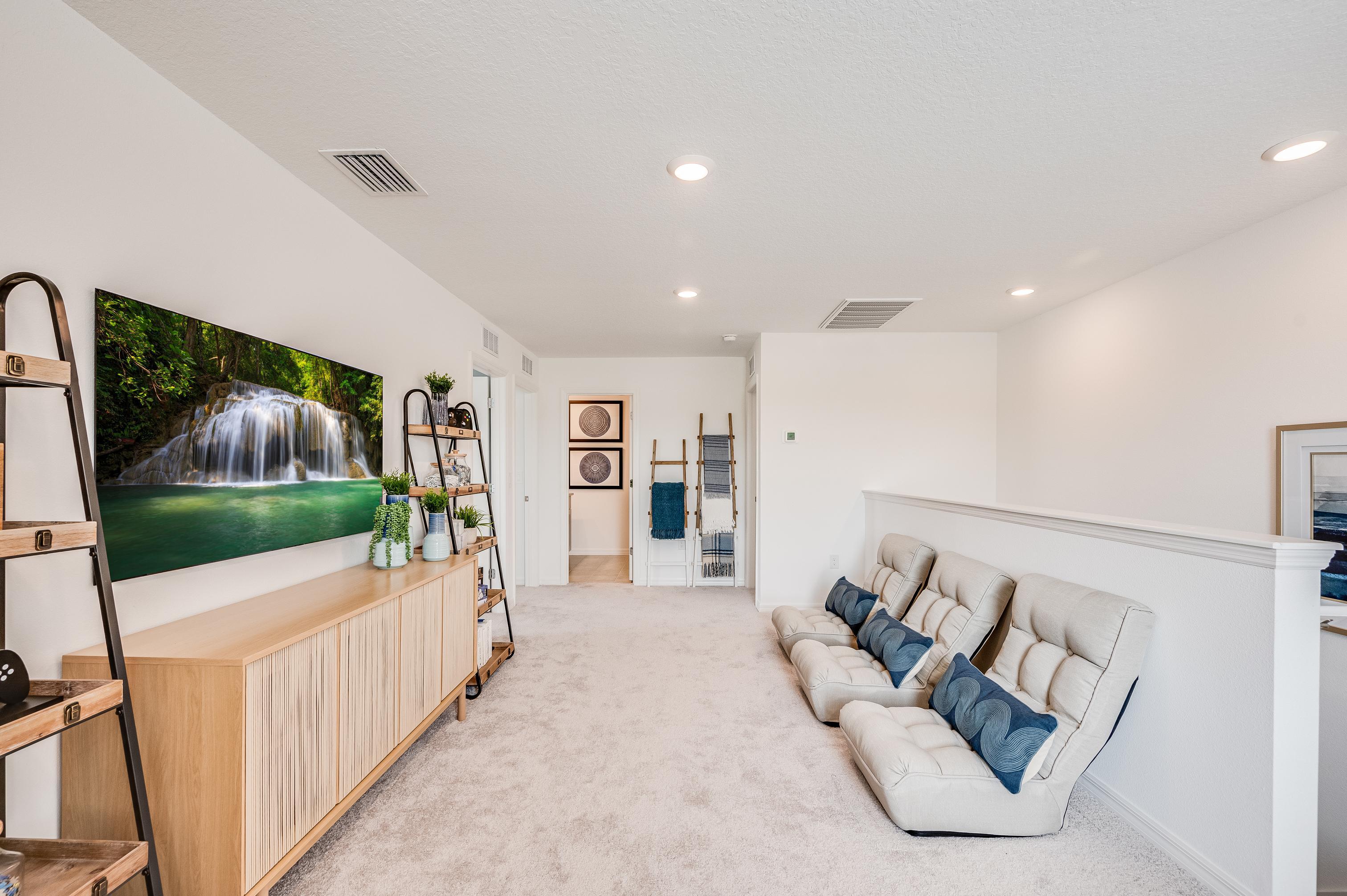 hj-fl-tampa-rc-0110-palmwind-elm-tv-lounge-001