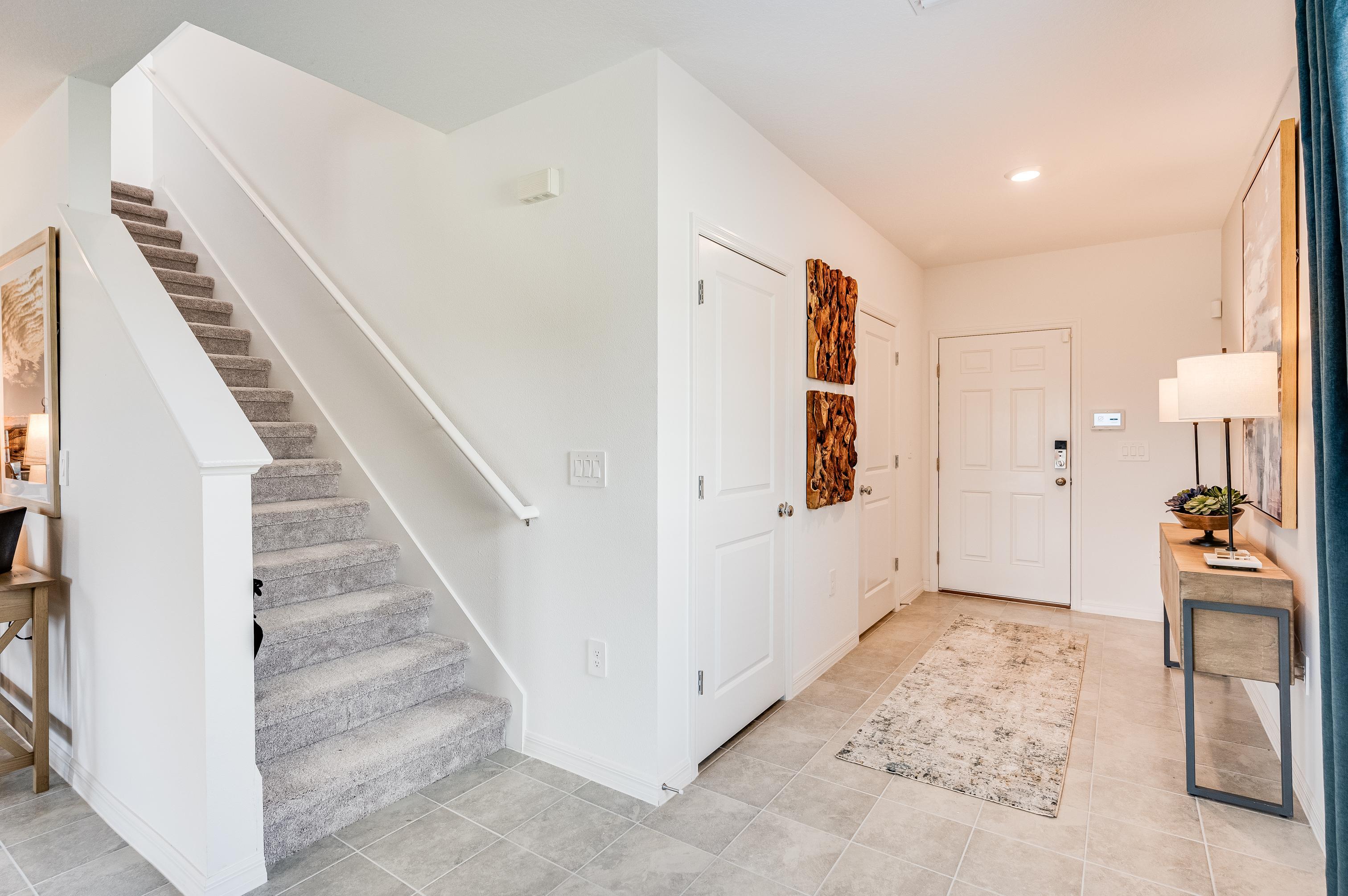 hj-fl-tampa-rc-0110-palmwind-elm-coridoor-001