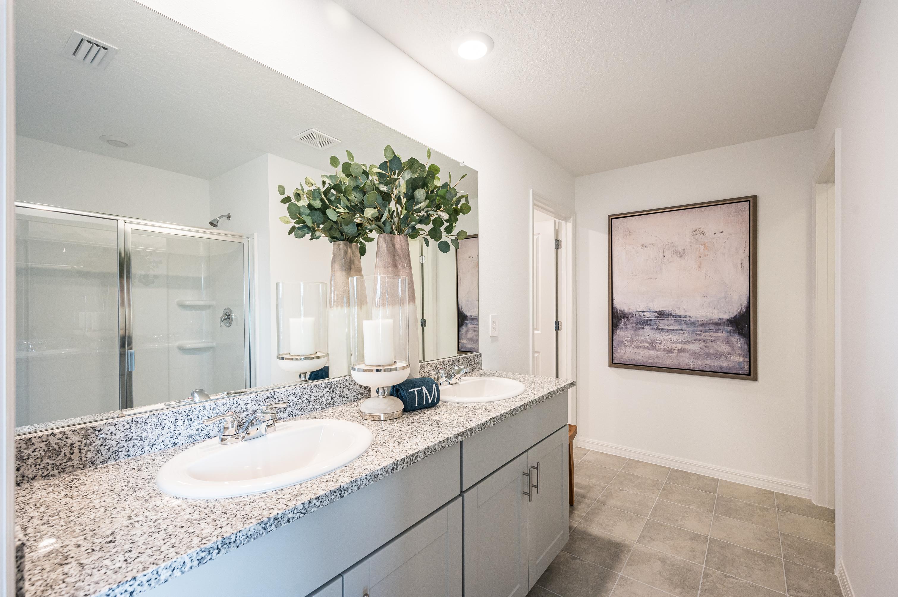 hj-fl-tampa-rc-0110-palmwind-elm-bathroom-002