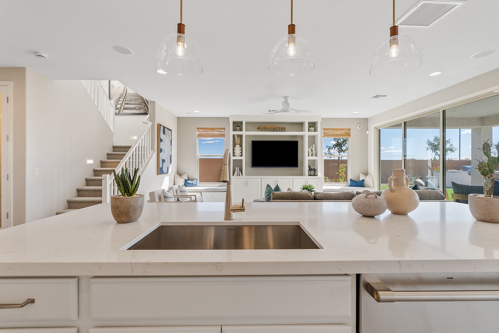 Asante Encore VictoryKitchen and Great Room 2