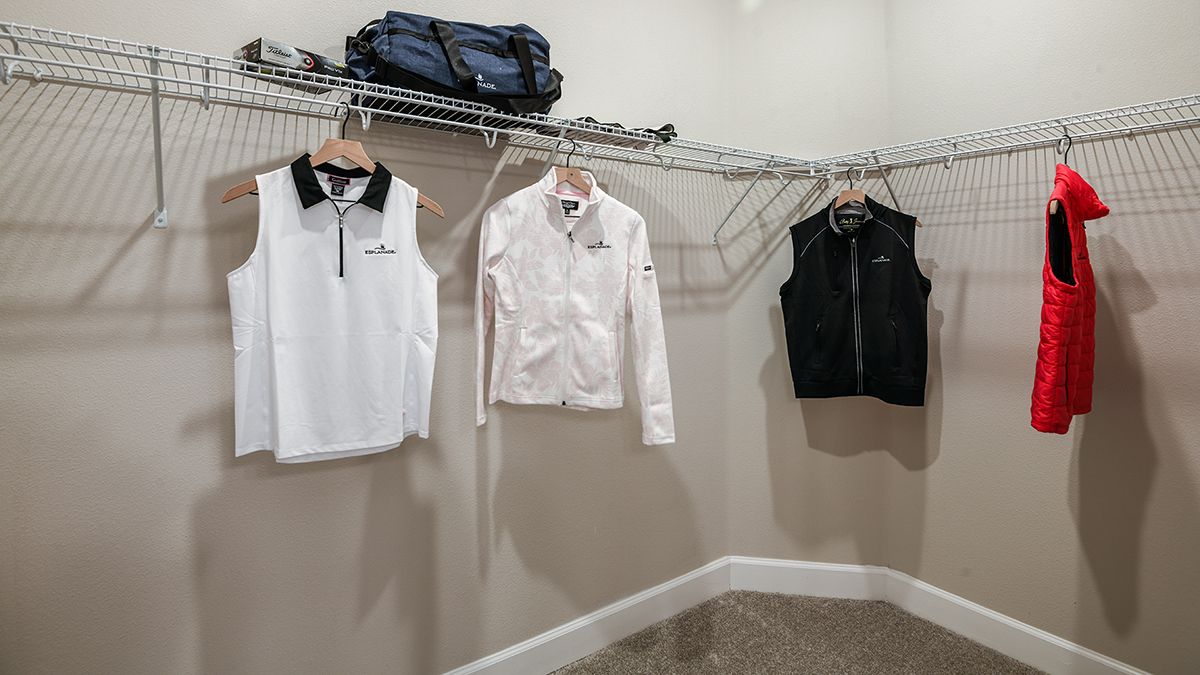 Esp-at-Center-Lake-Caicos-2625-1200x675