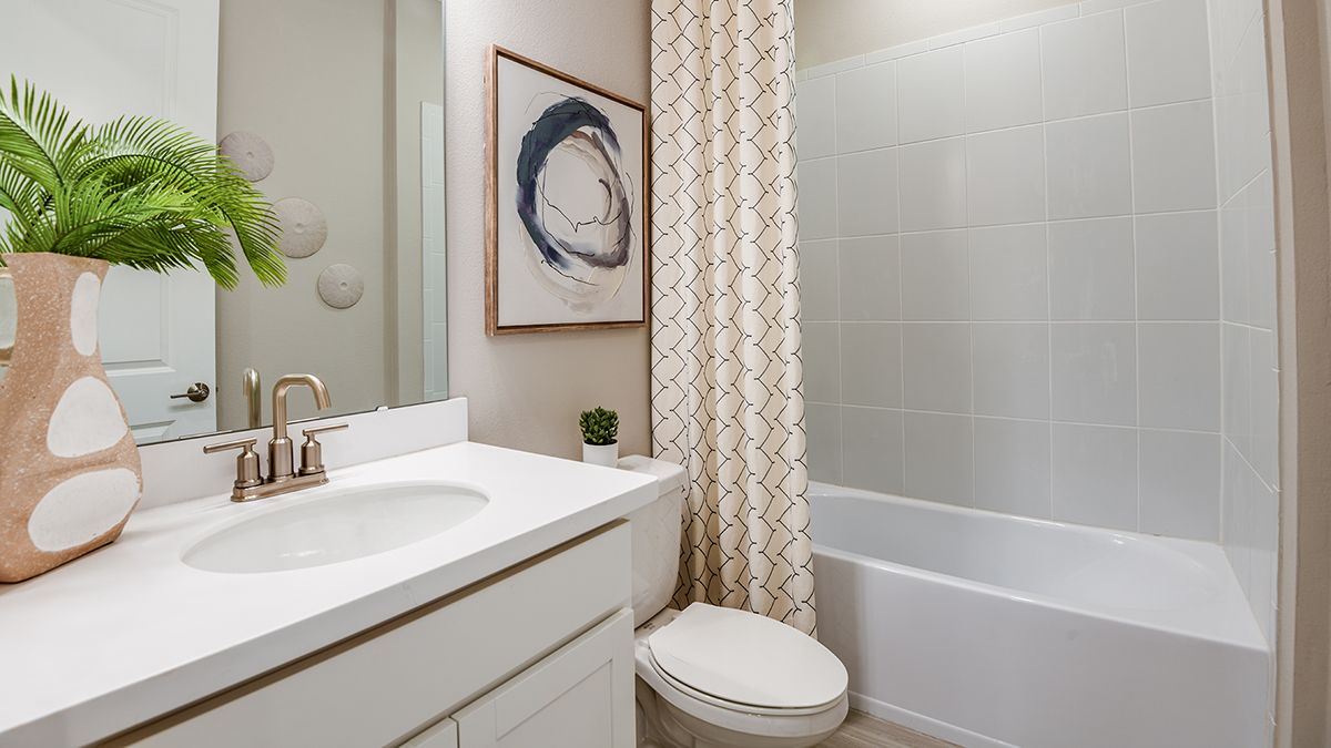 Esp-at-Center-Lake-Caicos-2628-1200x675