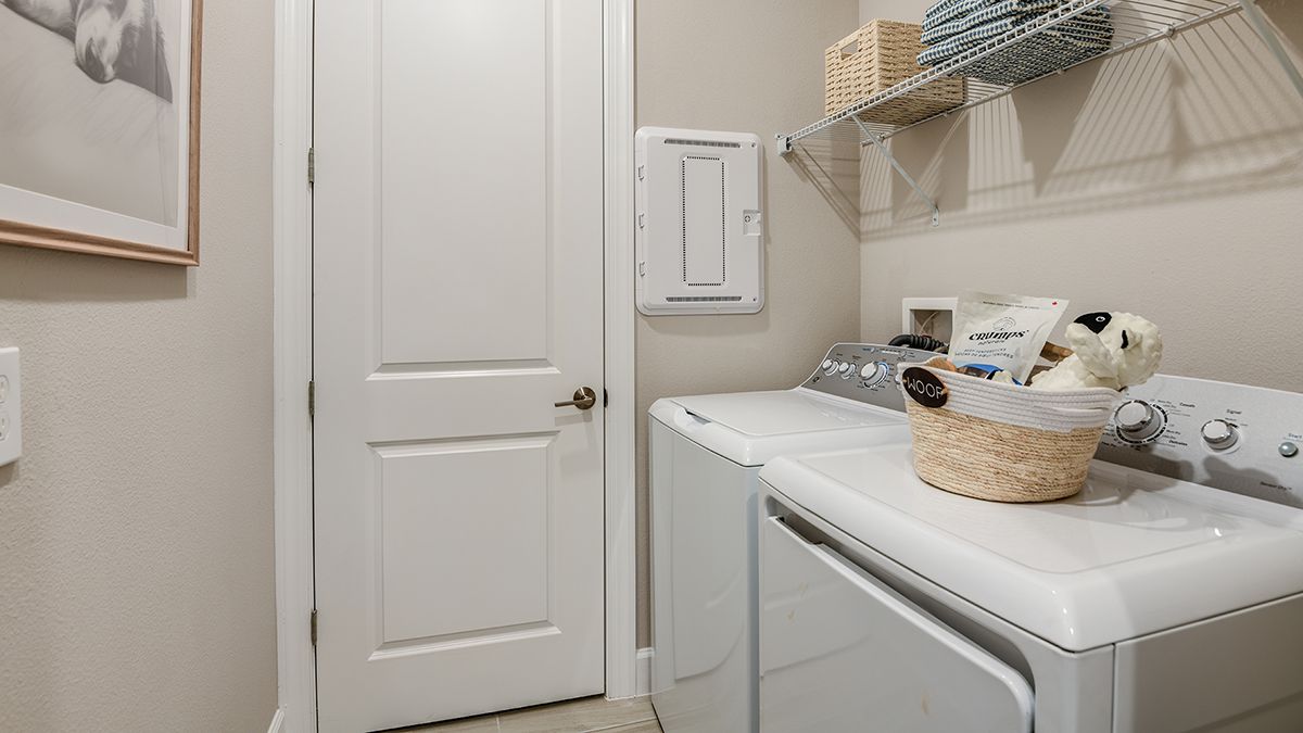 Esp-at-Center-Lake-Caicos-2633-1200x675