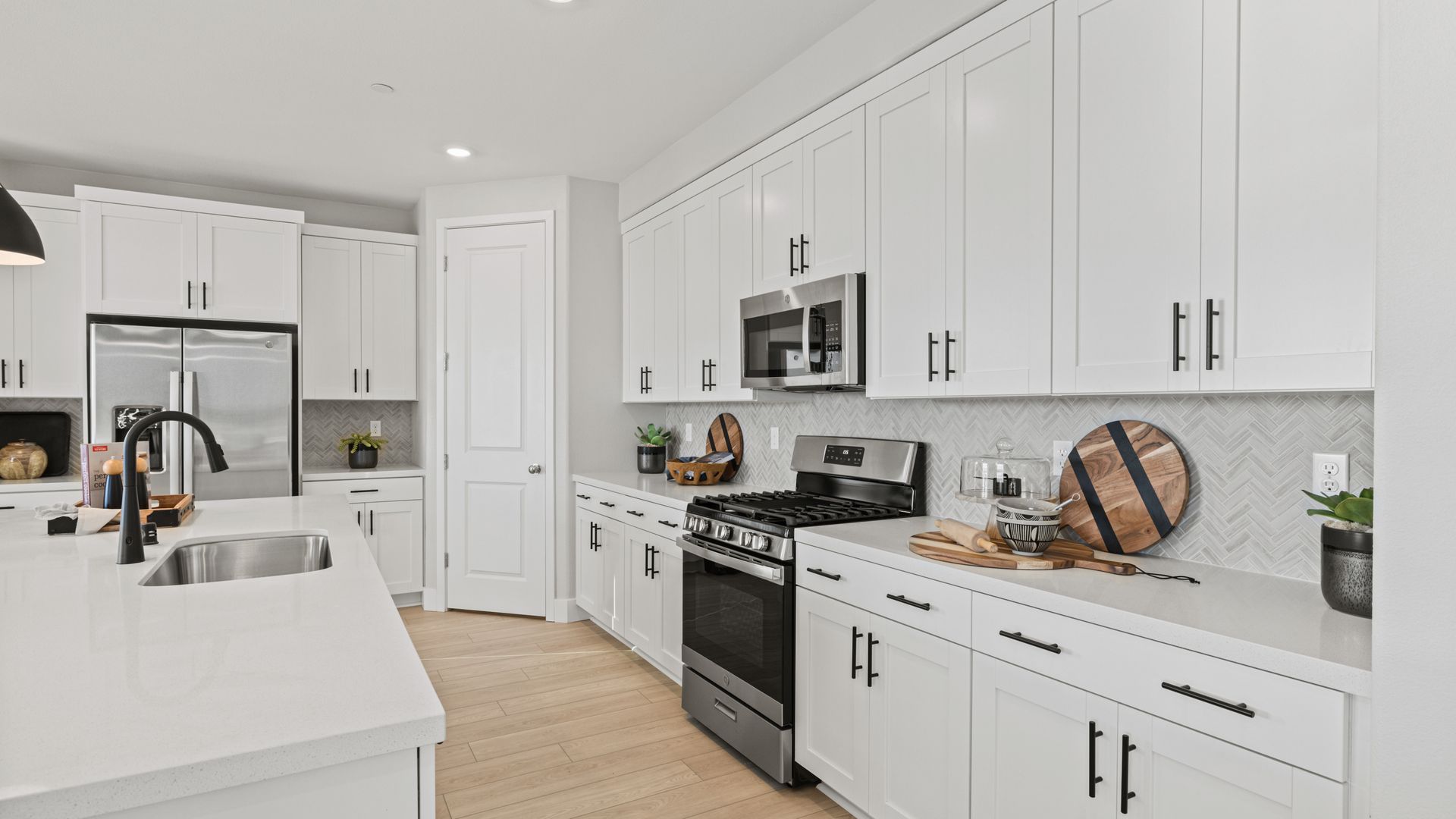 Lacewood Kitchen 2
