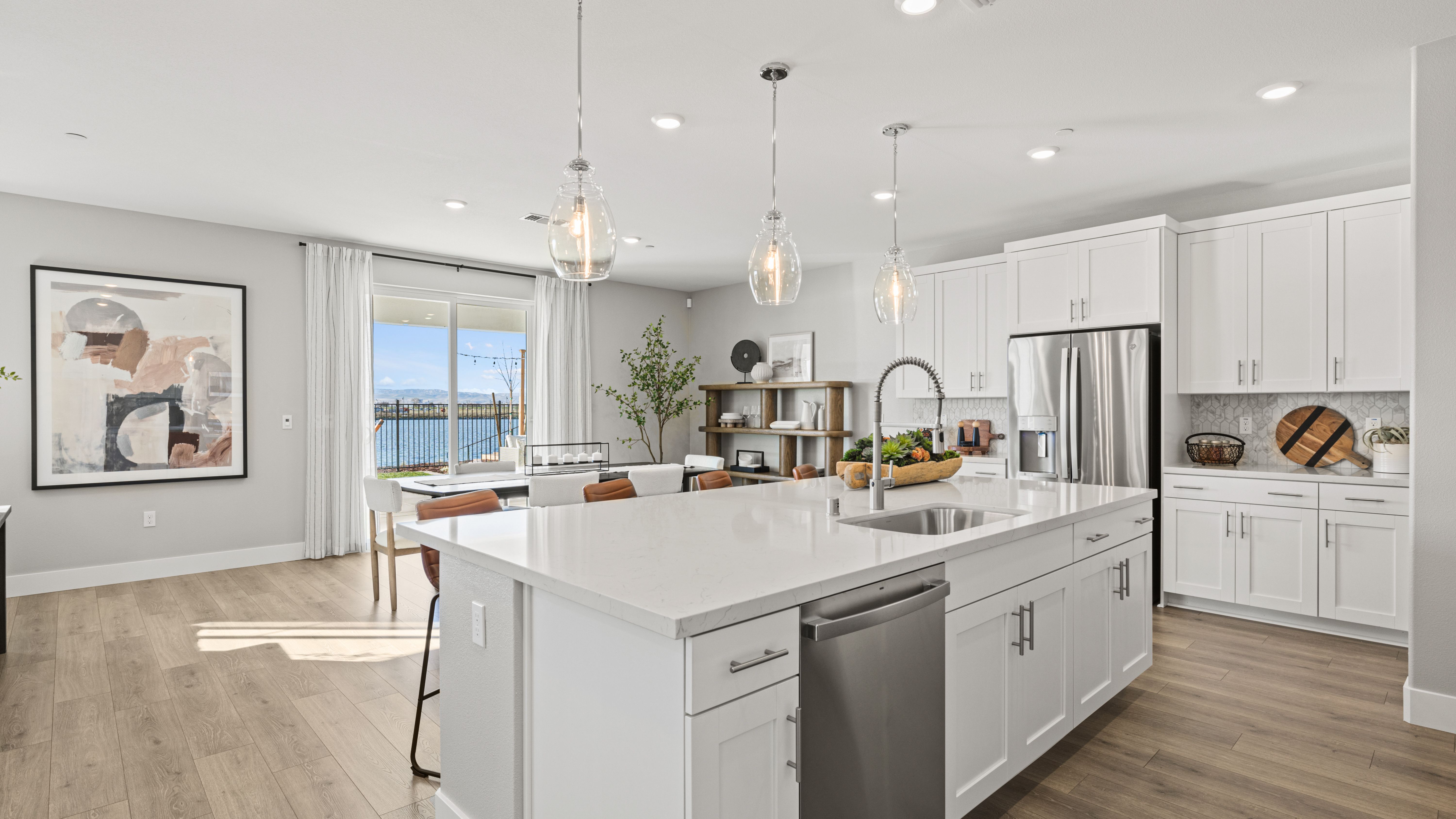 Lily Kitchen Dining 2