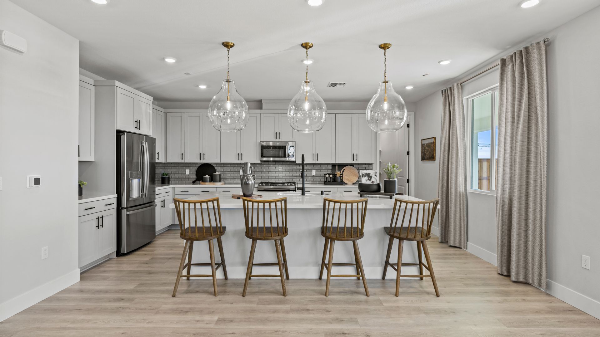 Luna Kitchen 2