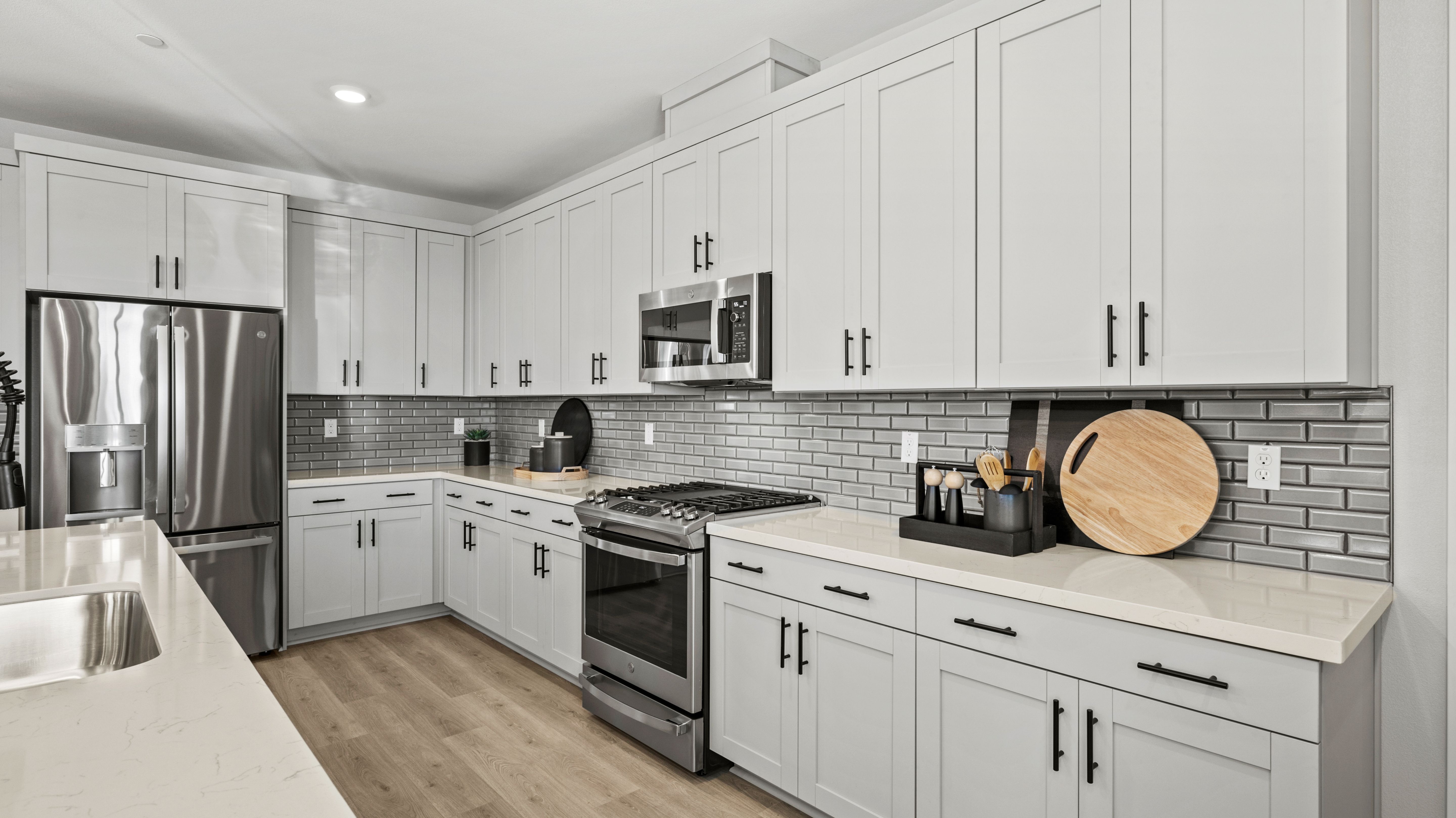 Luna Kitchen 3