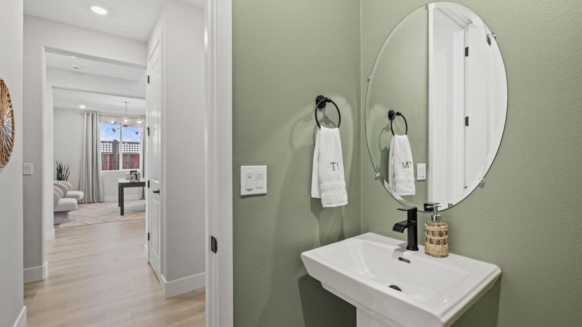 Luna Powder Bath