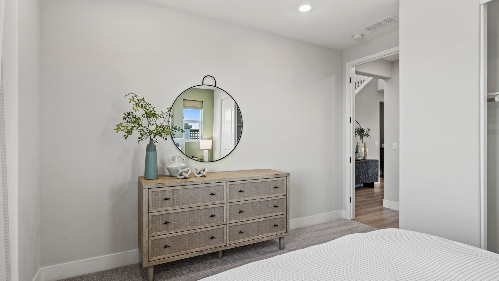 Luna Bedroom 5 2