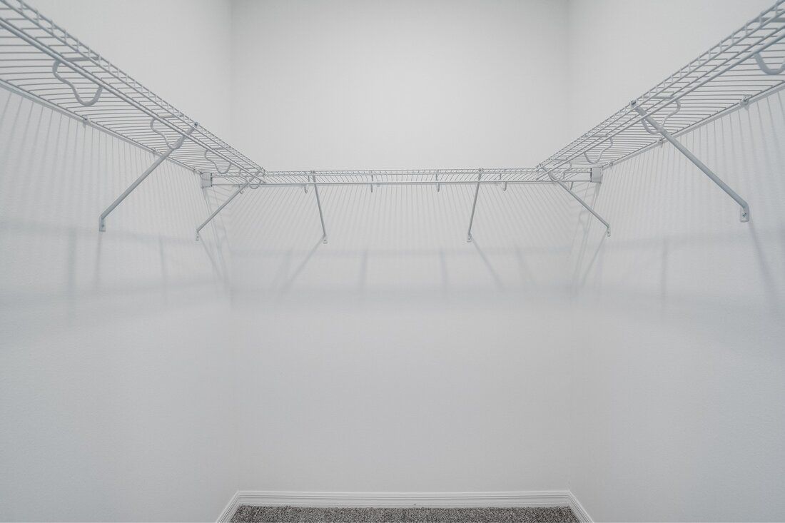 89850389-250213.jpg