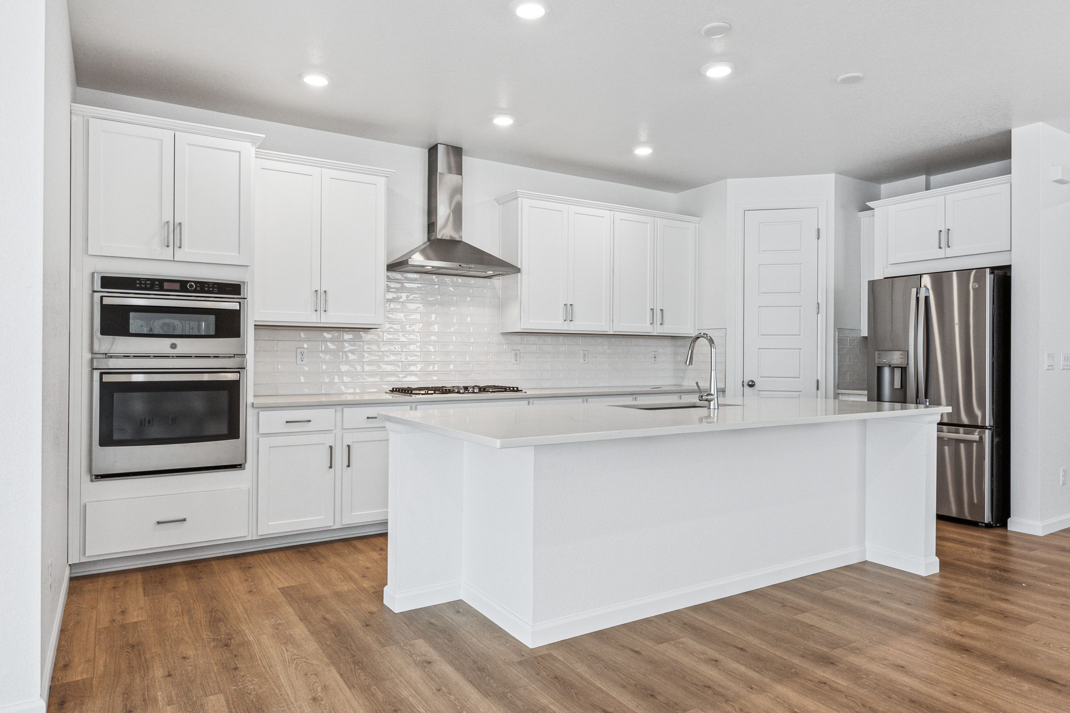 10-010-16608-W-92nd-Pl