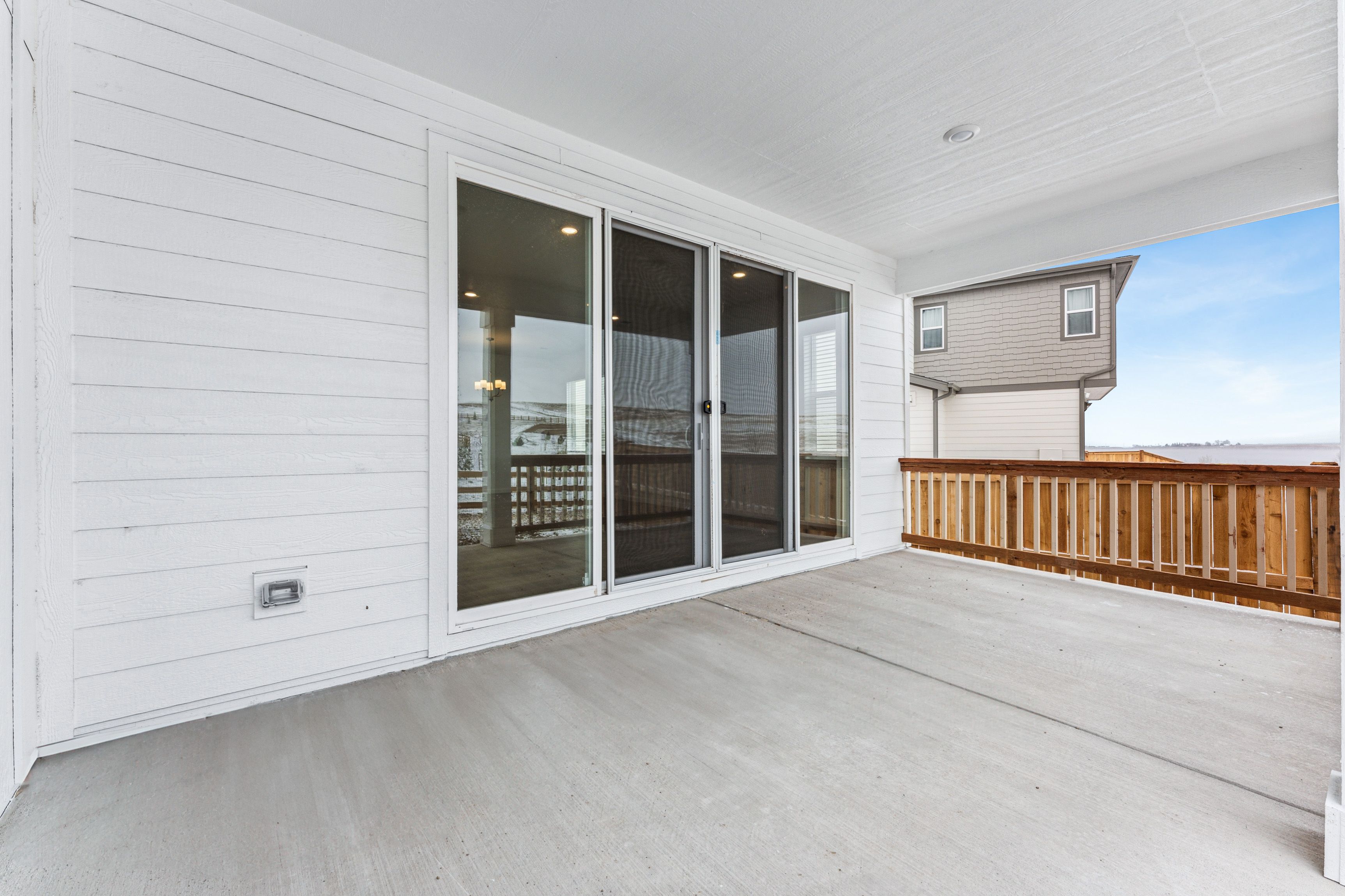 27-027-16608-W-92nd-Pl