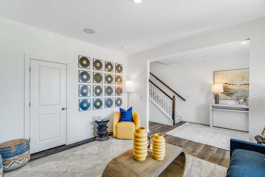 Cobblestone - Flex Space and Entry
