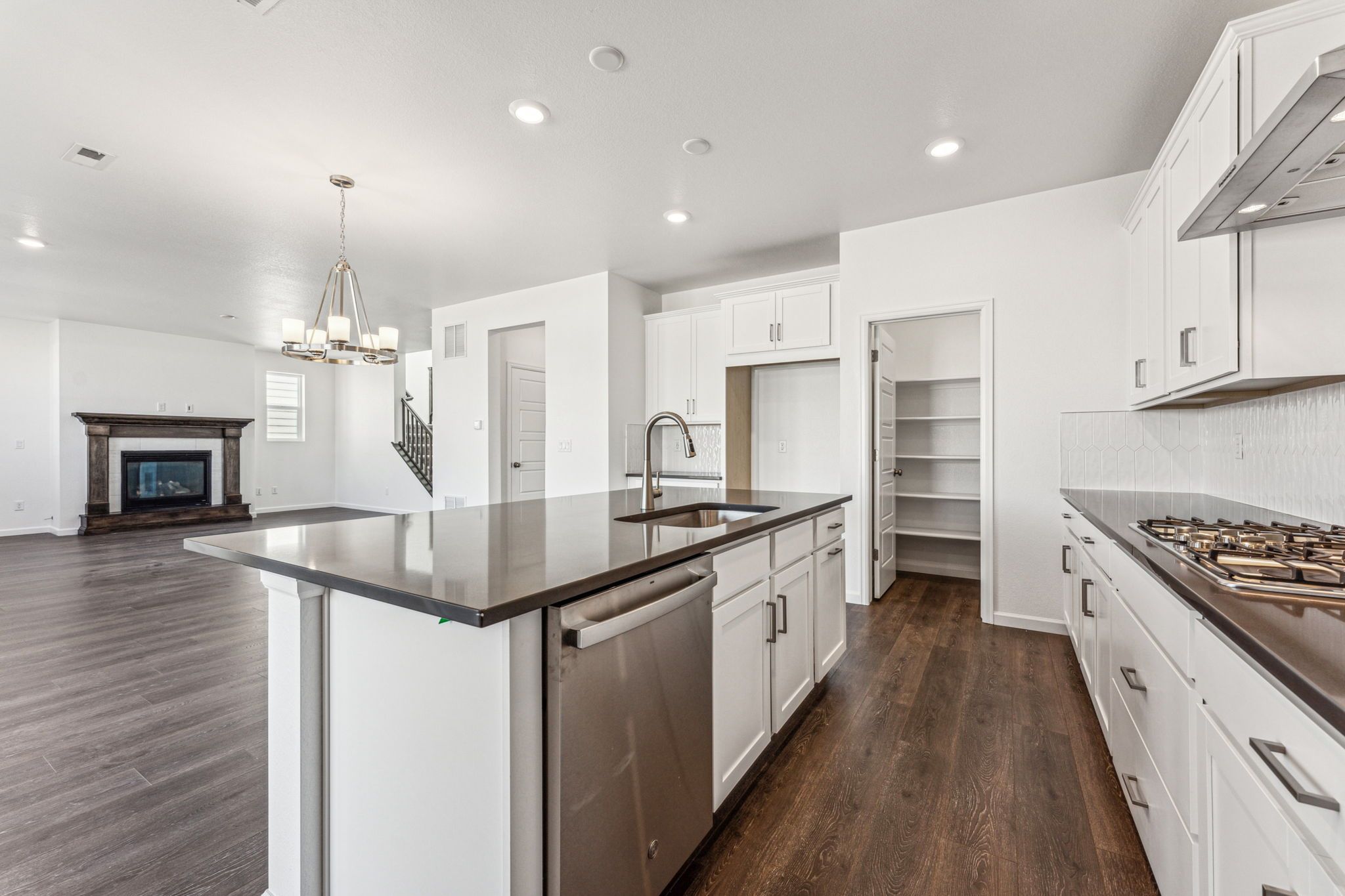 013-16613-W-93rd-Wy