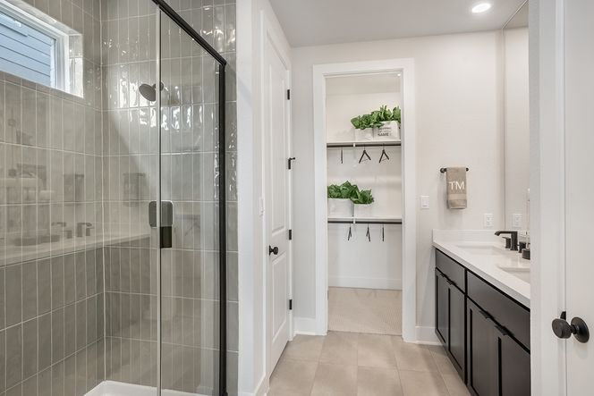 Nolina Jasmine - Primary Bath