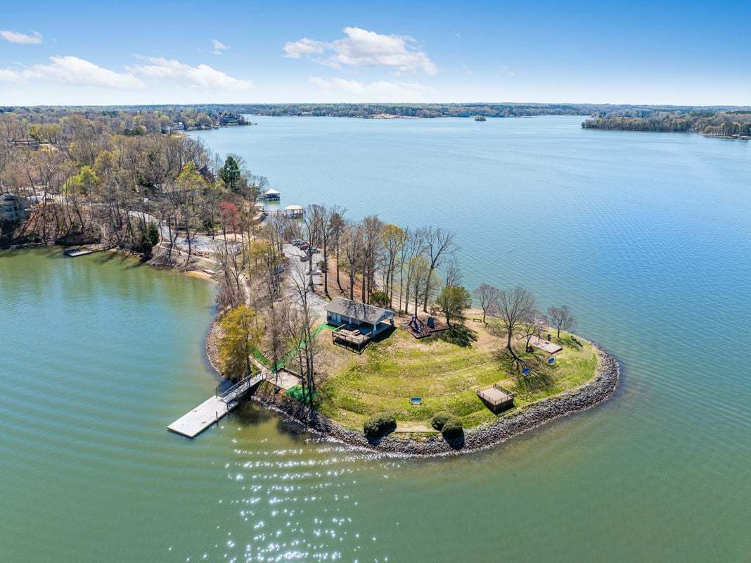 hj-dr-charlotte-tega-cay-windjammer-park-loca...