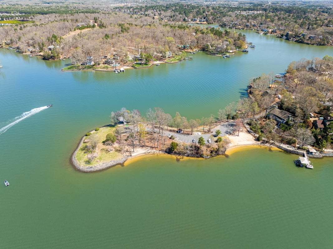 hj-dr-charlotte-tega-cay-windjammer-park-loca...