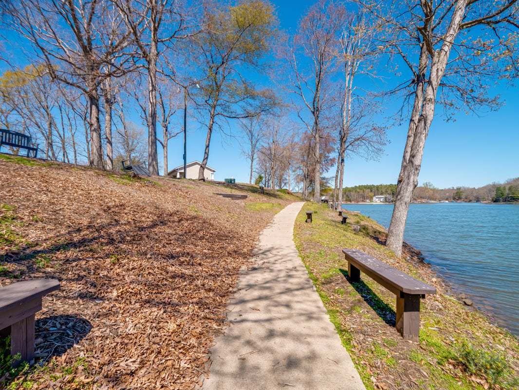 hj-dr-charlotte-tega-cay-windjammer-park-loca...