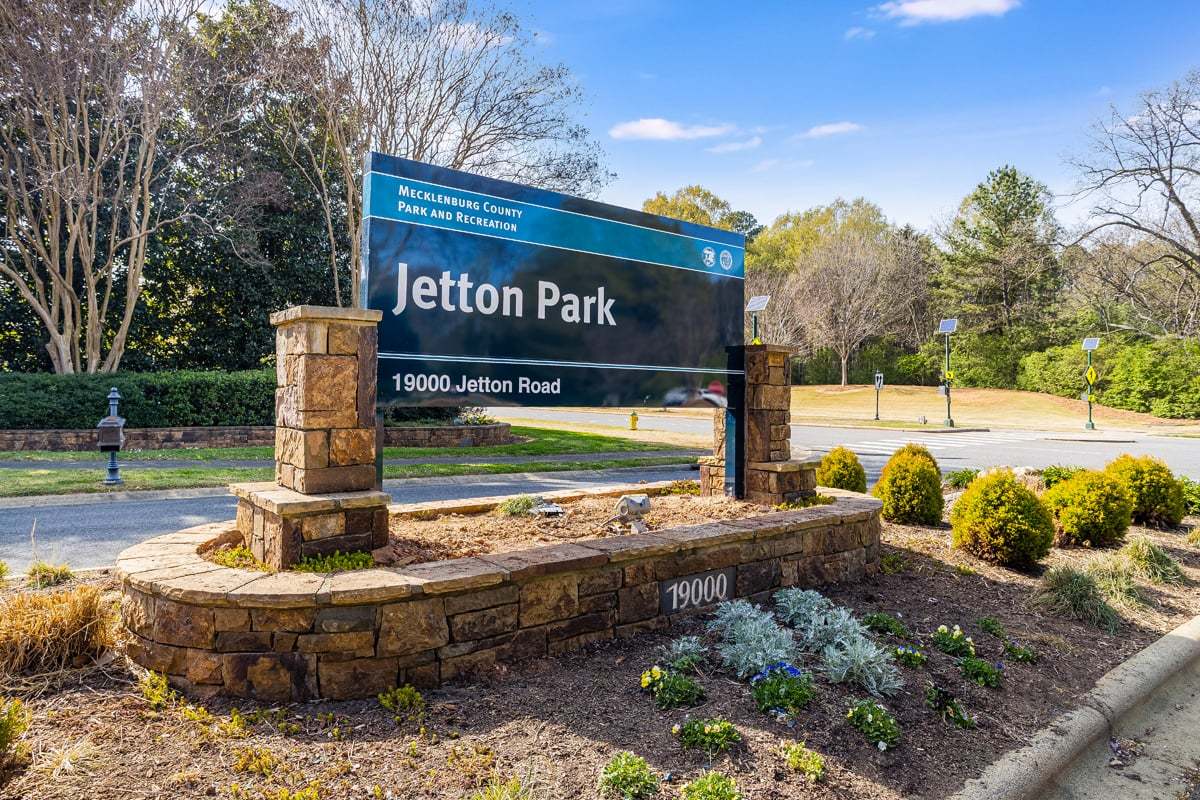 hj-nc-charlotte-huntersville-105-gilead-local...