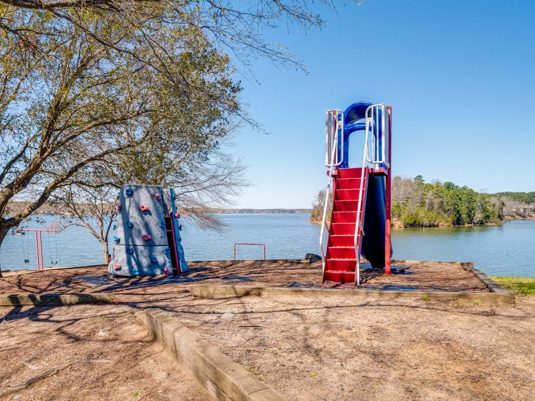 hj-dr-charlotte-tega-cay-windjammer-park-loca...